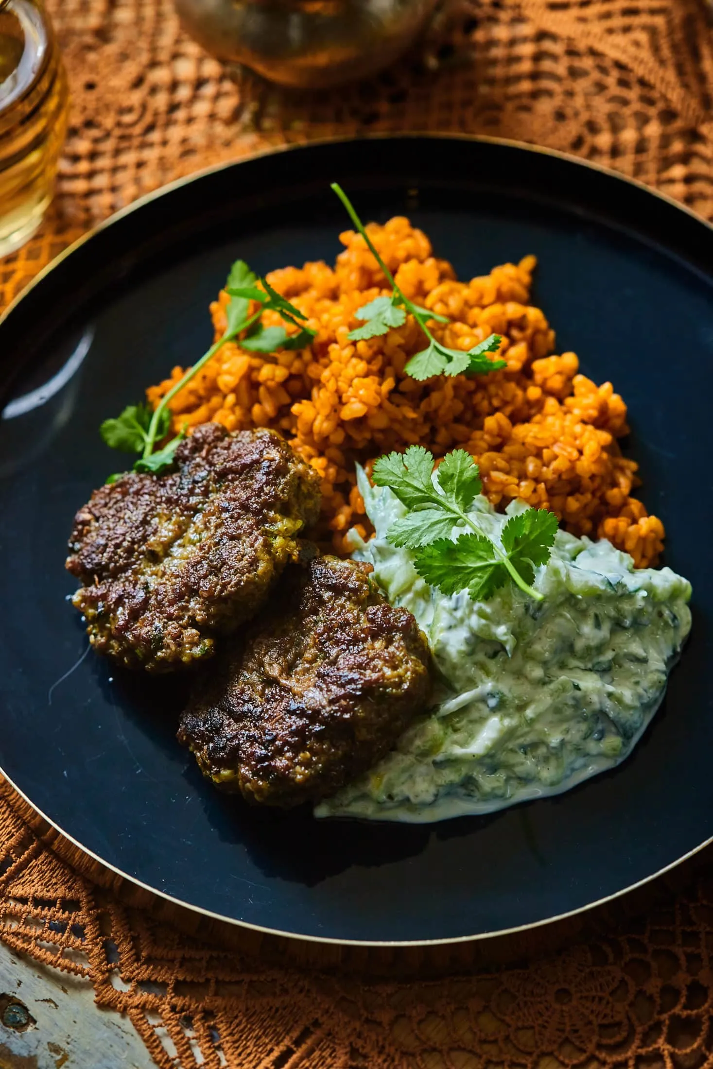arabos-marhahuspogacsa-tzatzikivel-es-fustolt-paprikas-bulgurral