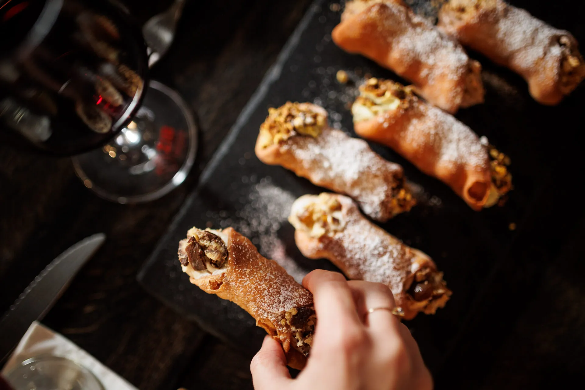 Azzari cannoli
