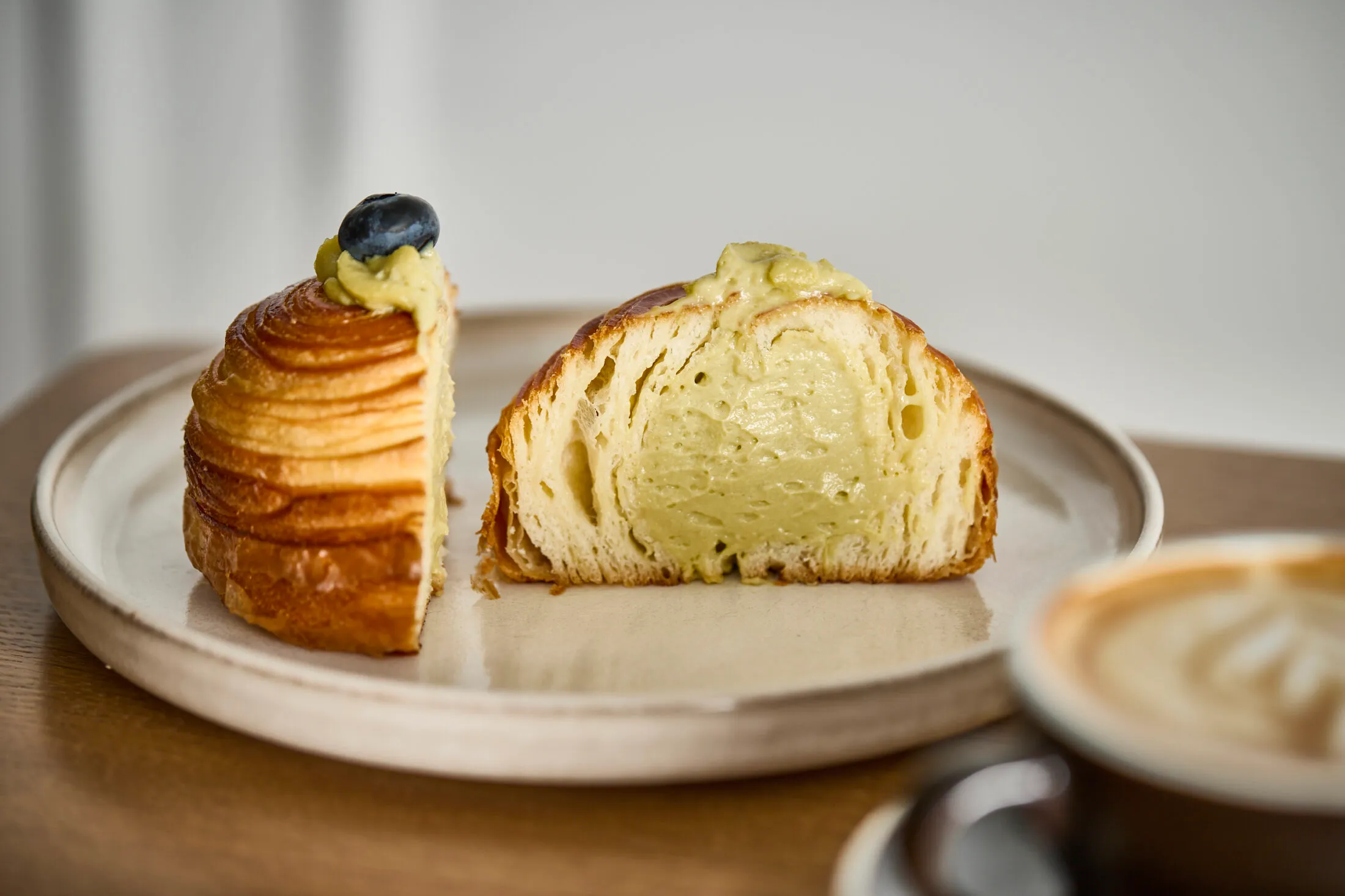 bazsalikomos kert pisztáciás croisssant