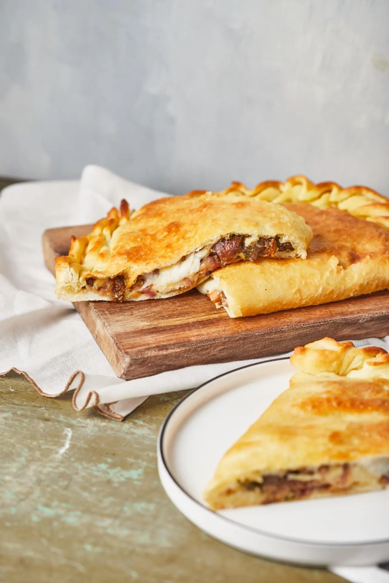 sajtos gombás calzone