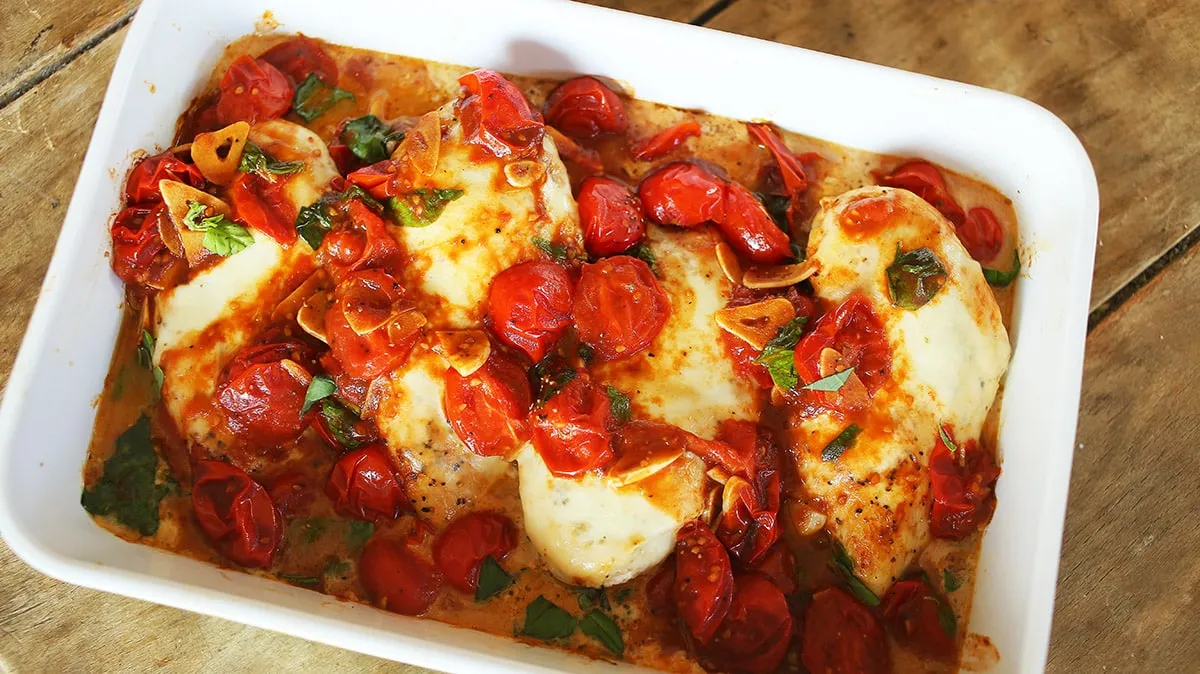 Caprese csirke sok-sok olvadó mozzarellával