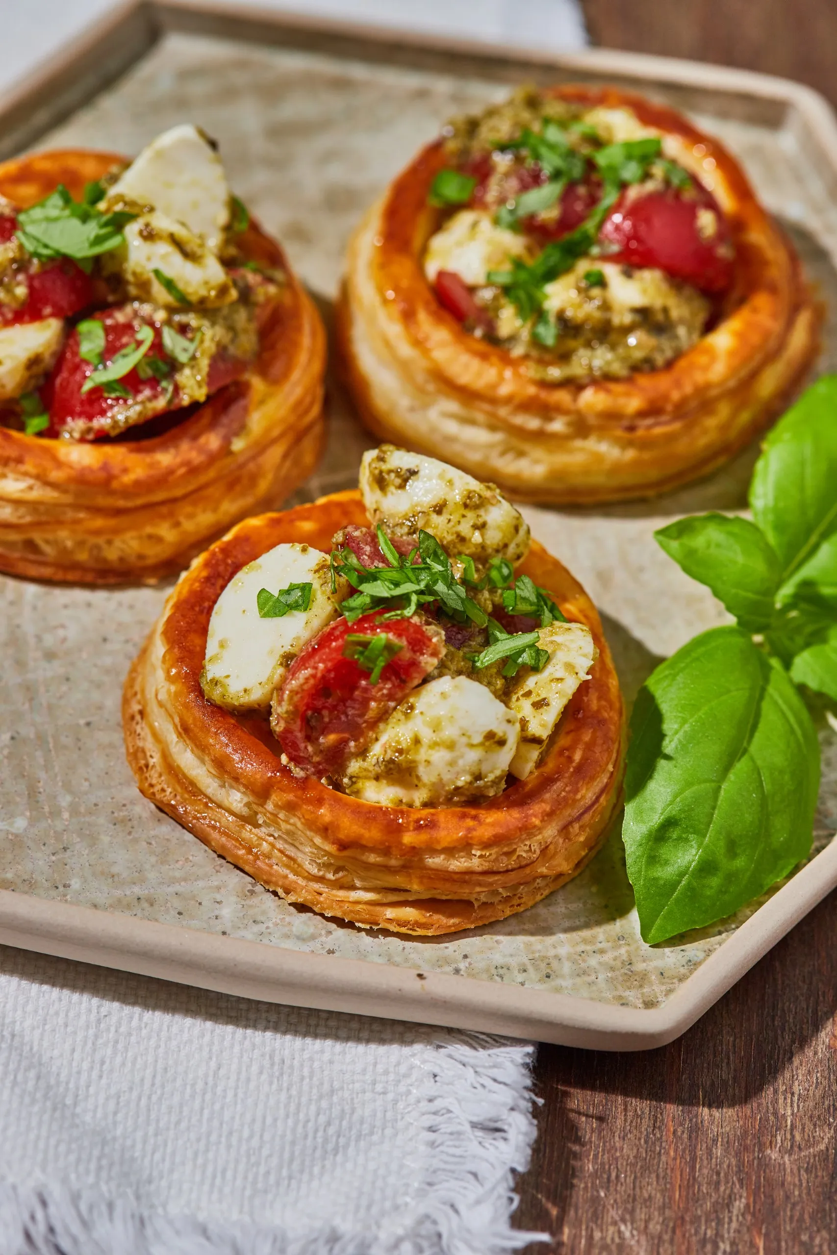 caprese kosárka
