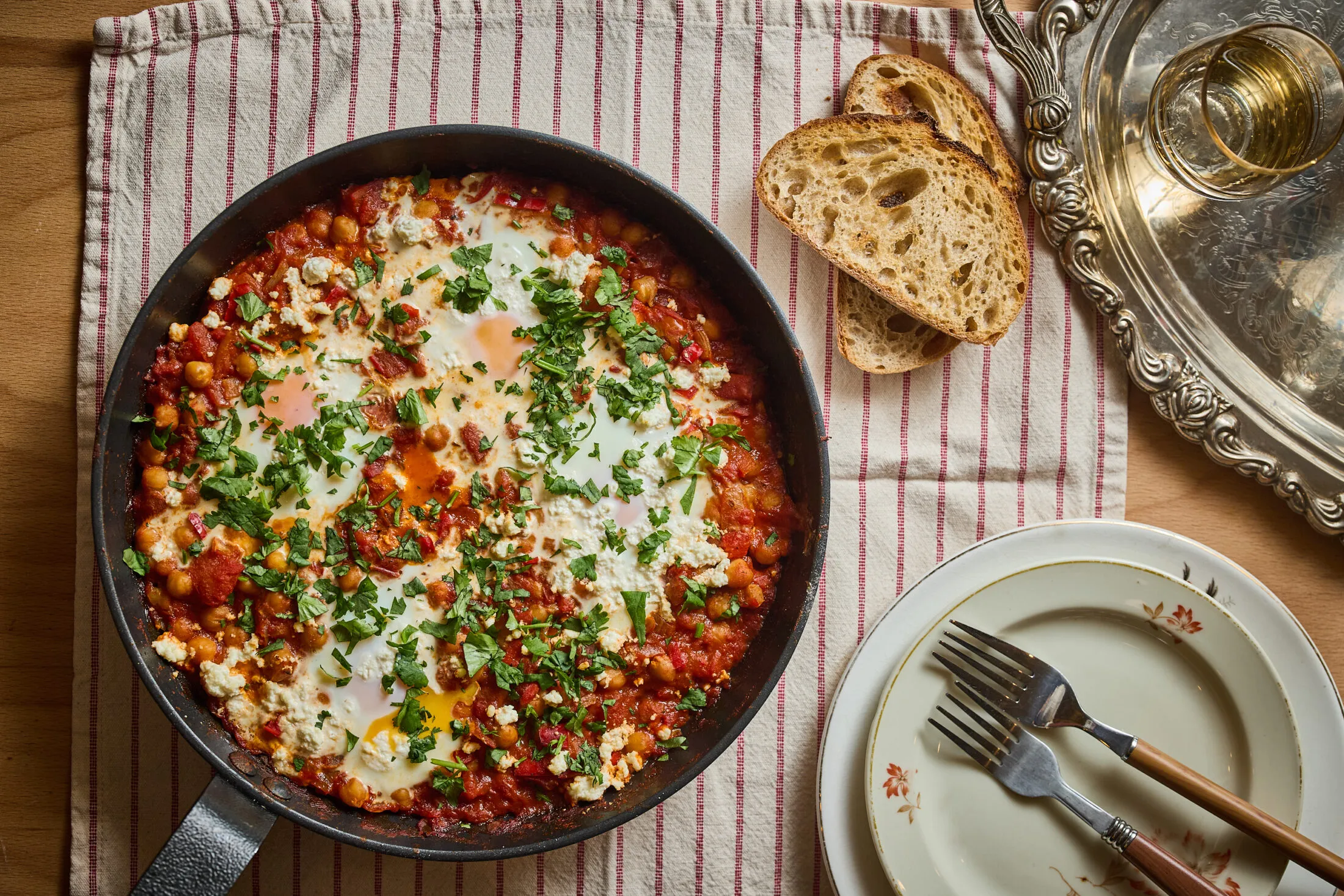 Csicseriborsós shakshuka