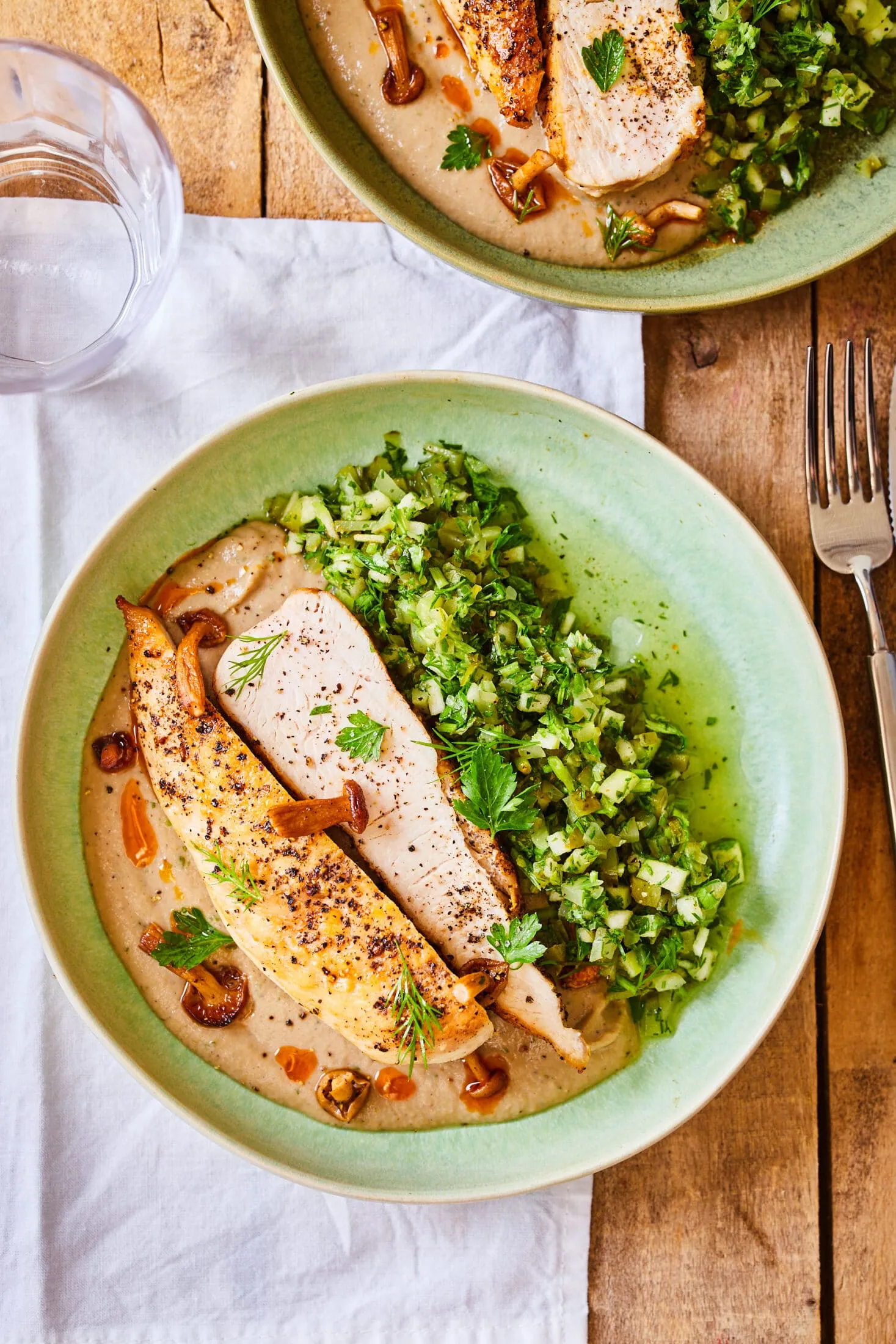 csirke-stroganoff-grillezett-gombaval-csemegeuborkas-relishsel (2)