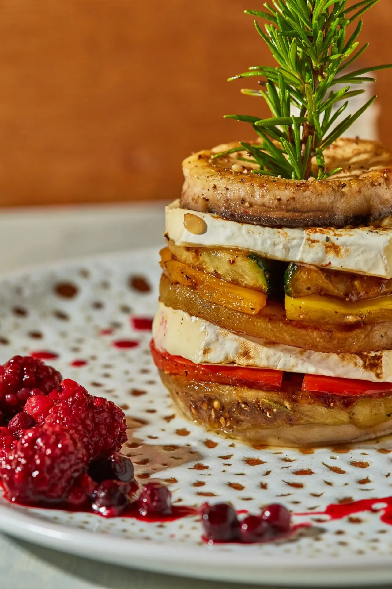 camembert-torony