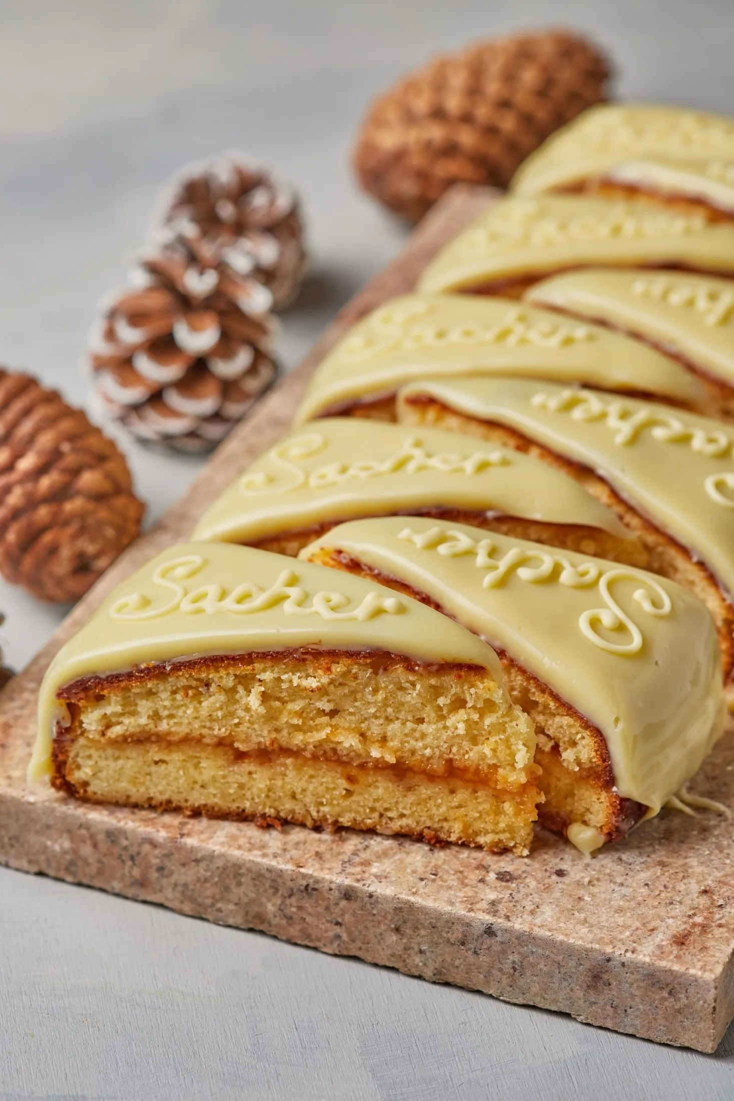 feher-csokis-sacher