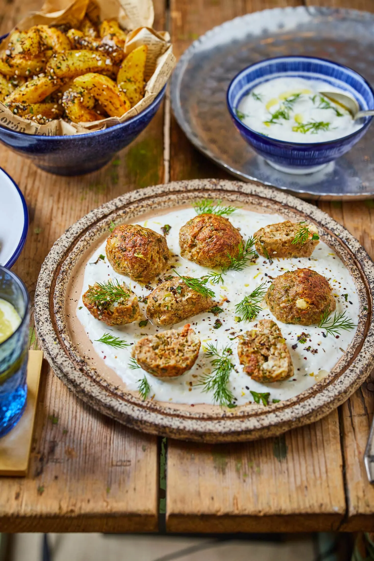 fetas-pulykagolyok-zatar-fuszeres-burgonyaval
