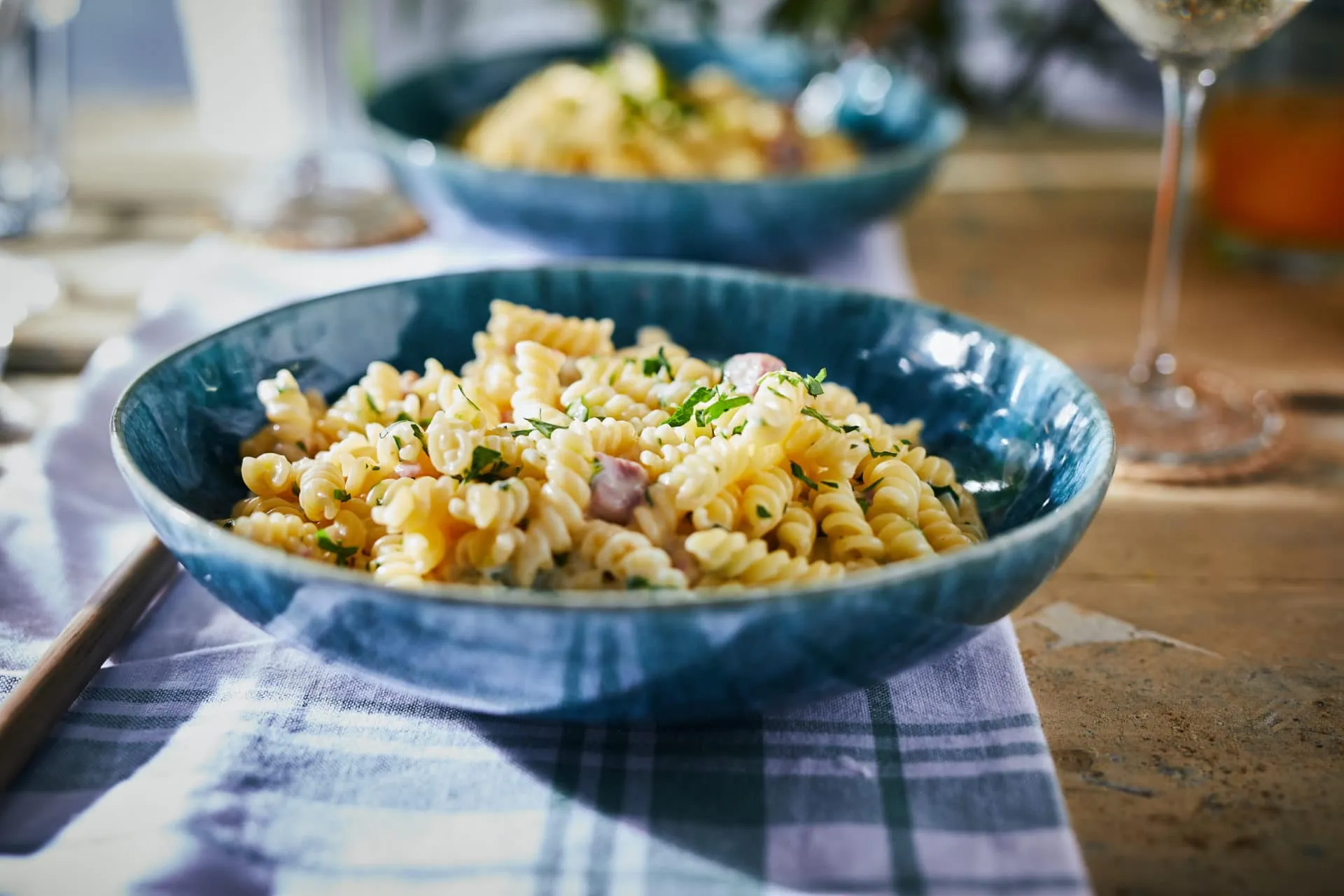 Füstölt sonkás-tormás sajtszószos fusilli