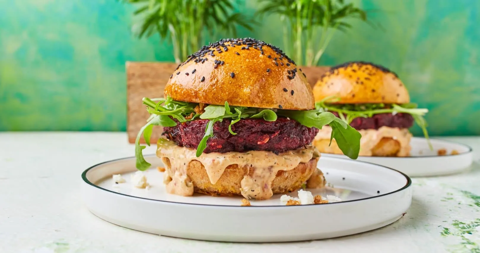 Céklás burger házi tönkölybucival