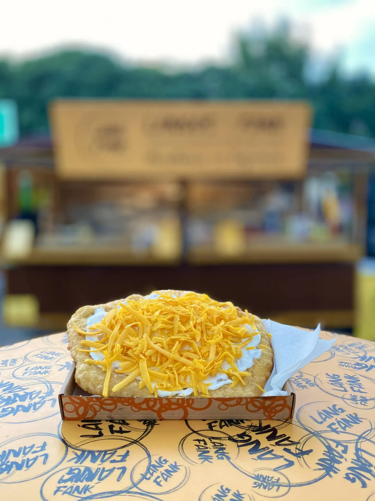 vegán sajtos tejfölös lángos - láng fánk