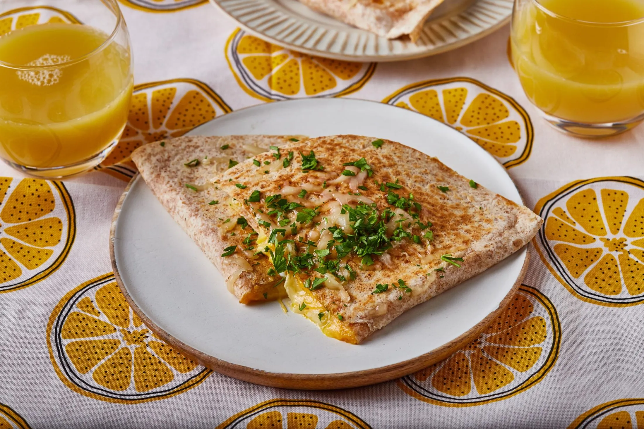 Háromsajtos-tojásos quasedilla