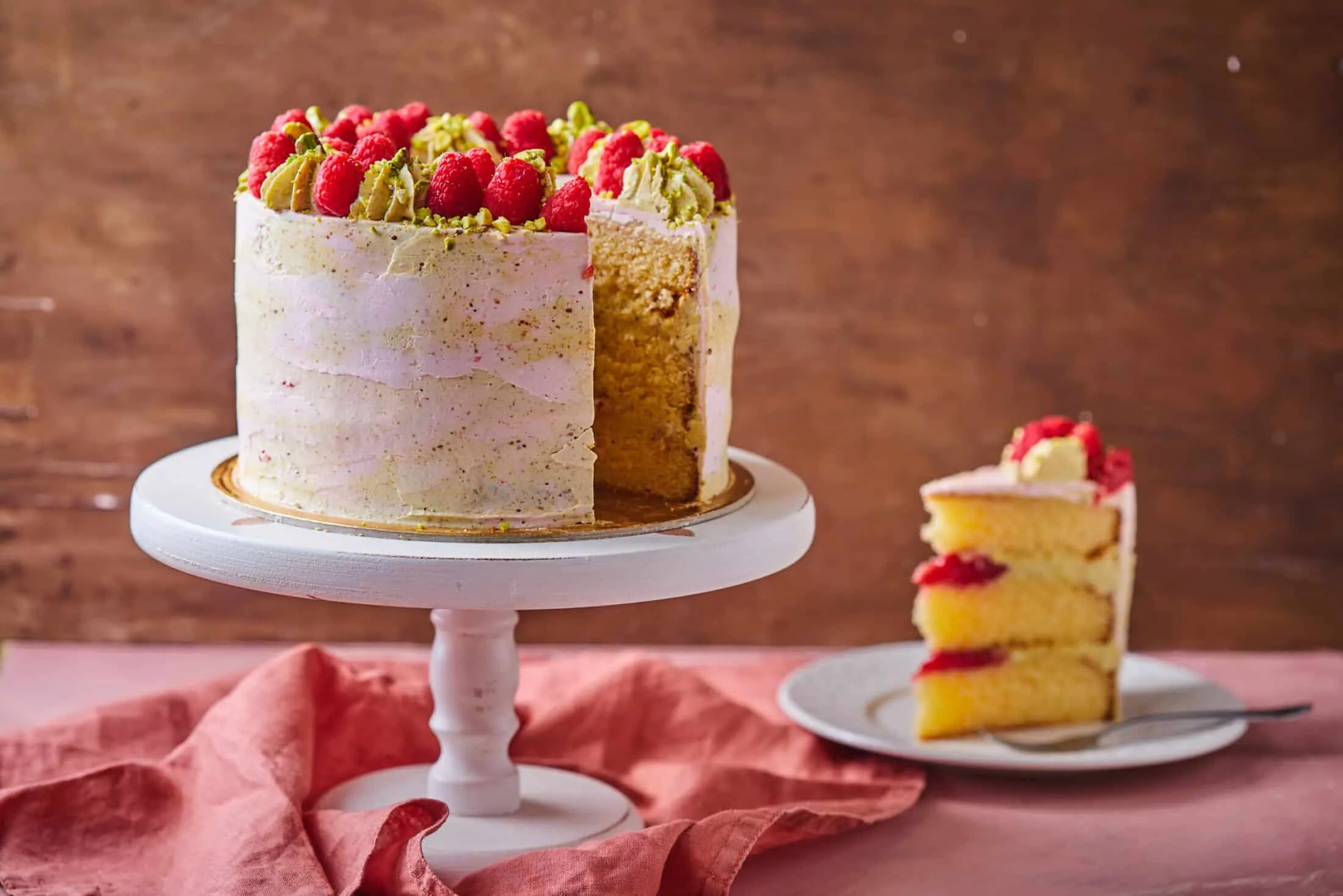 hazi-pisztaciakremes-malnas-torta