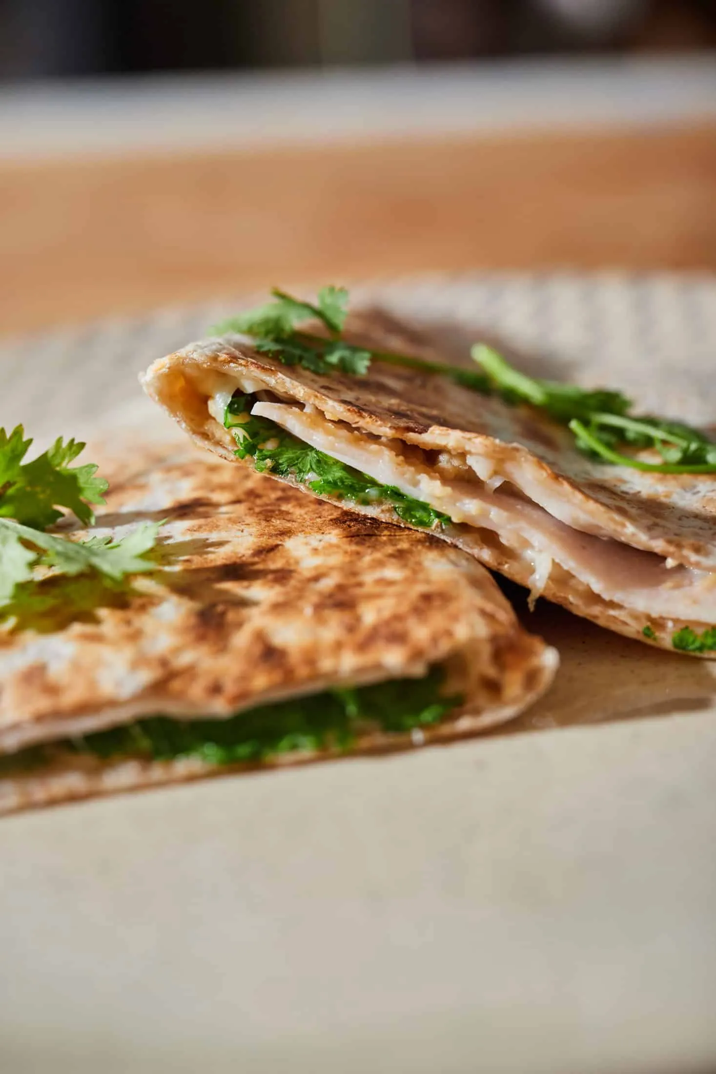 Hummuszos-csirkemellsonkas-teljes kiorlésu-quesadilla (1)