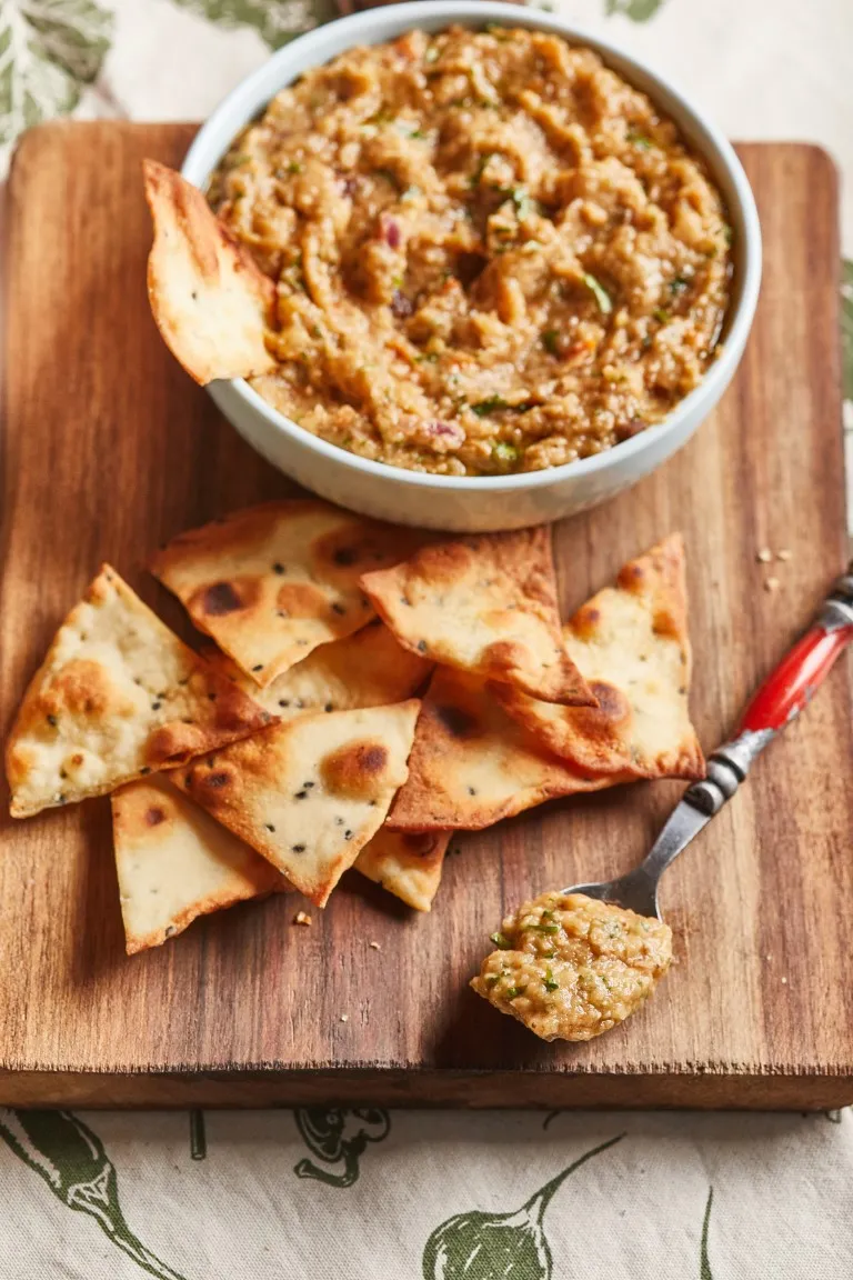 indiai-padlizsankrem-naaan-chipsel