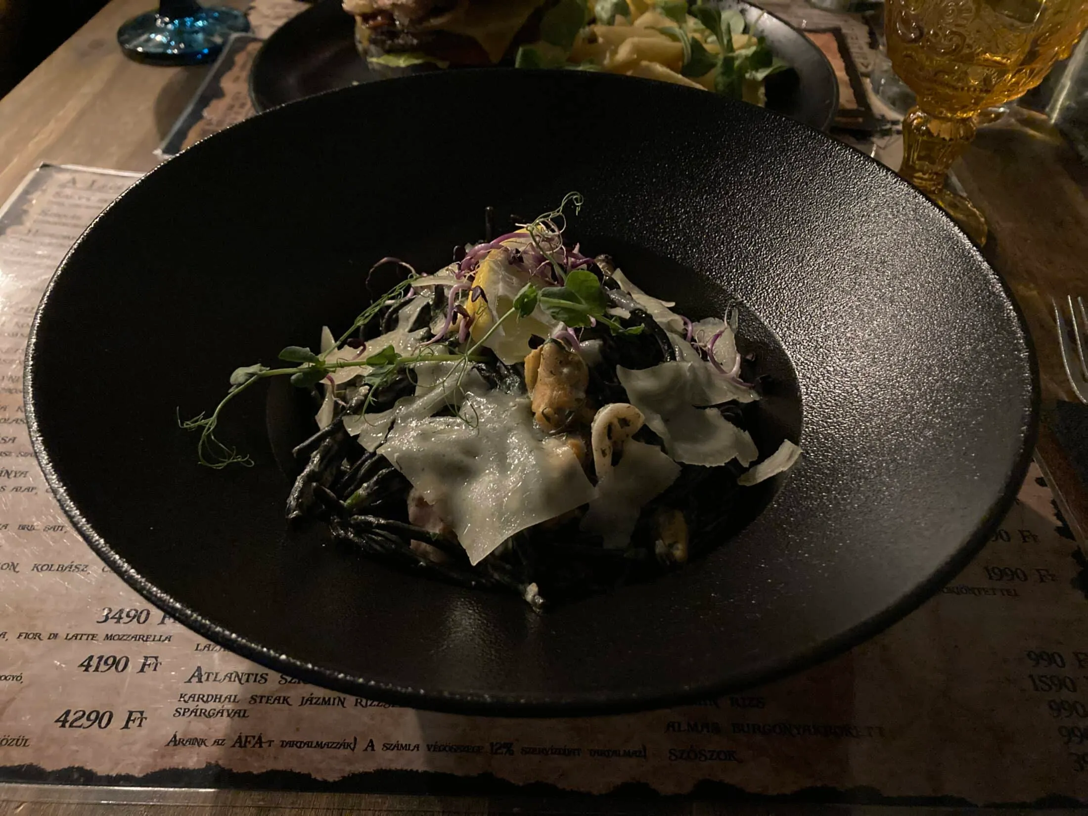 kaloz-etterem-sajat (1)