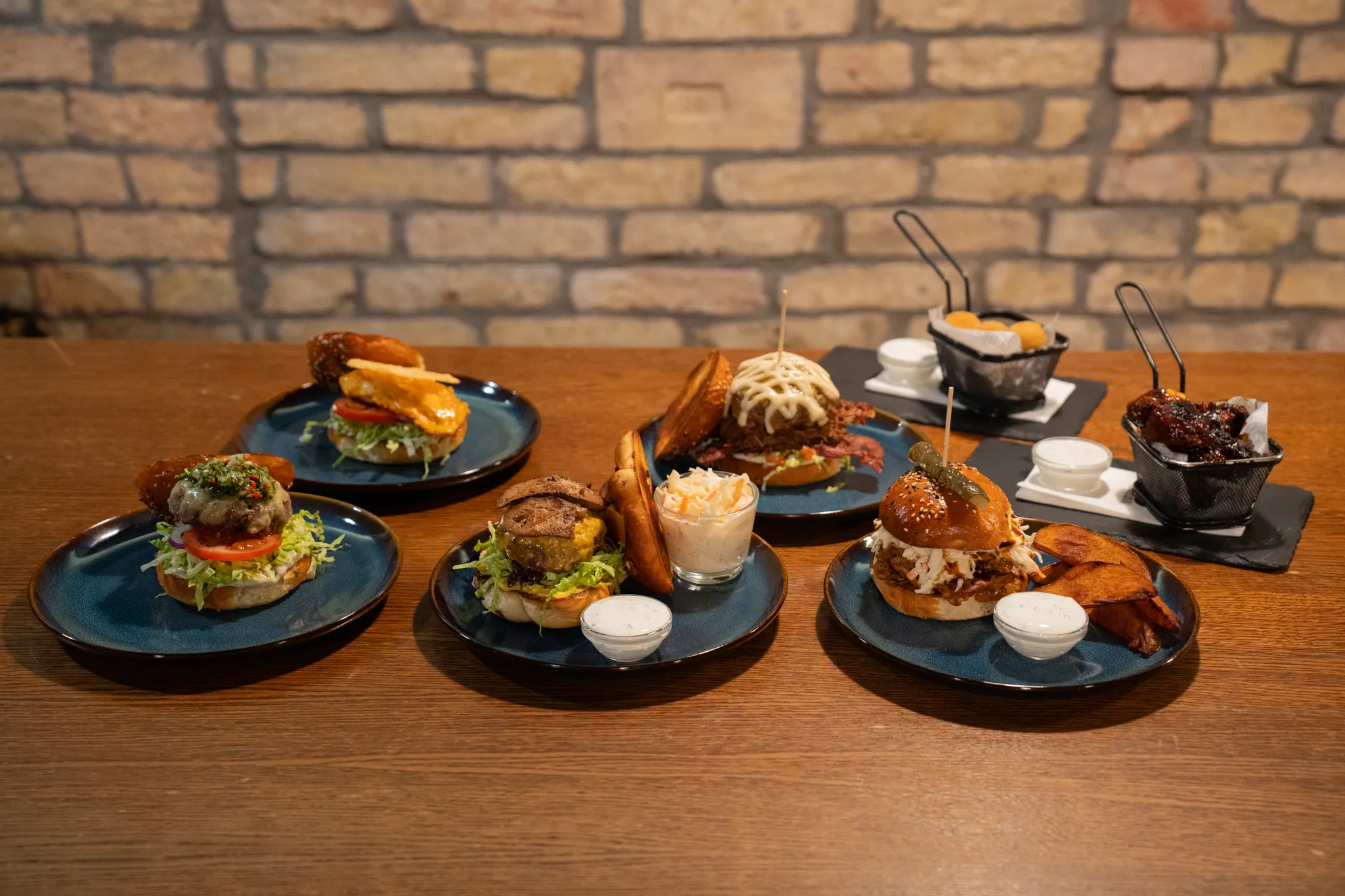 Kandalló Pub hamburgerek