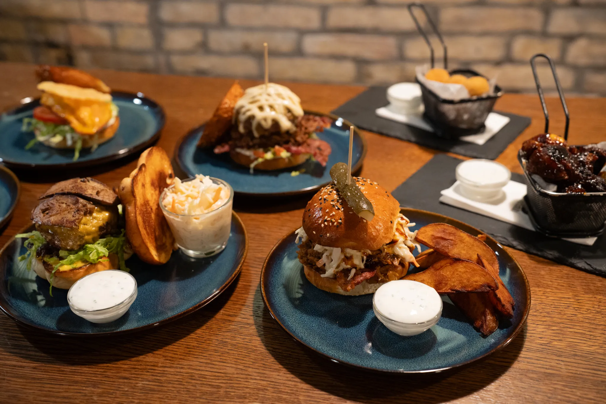 Kandalló Pub hamburgerek