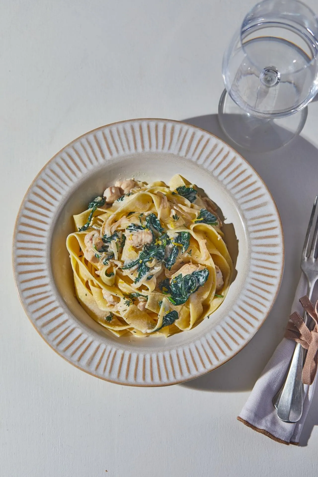 Karamellizált hagymás, csirkés pappardelle