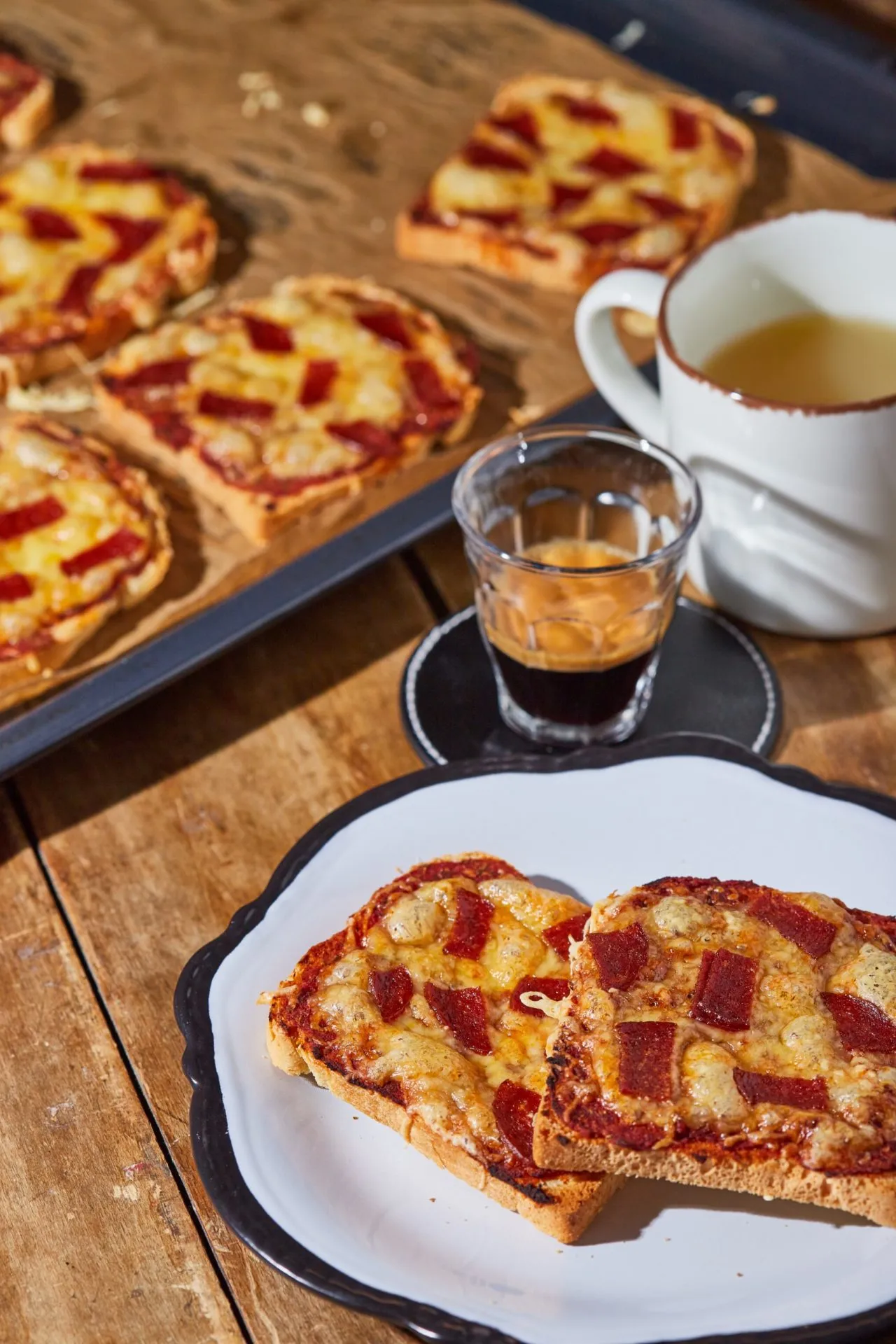 szalámis-pizzás melegszendvics