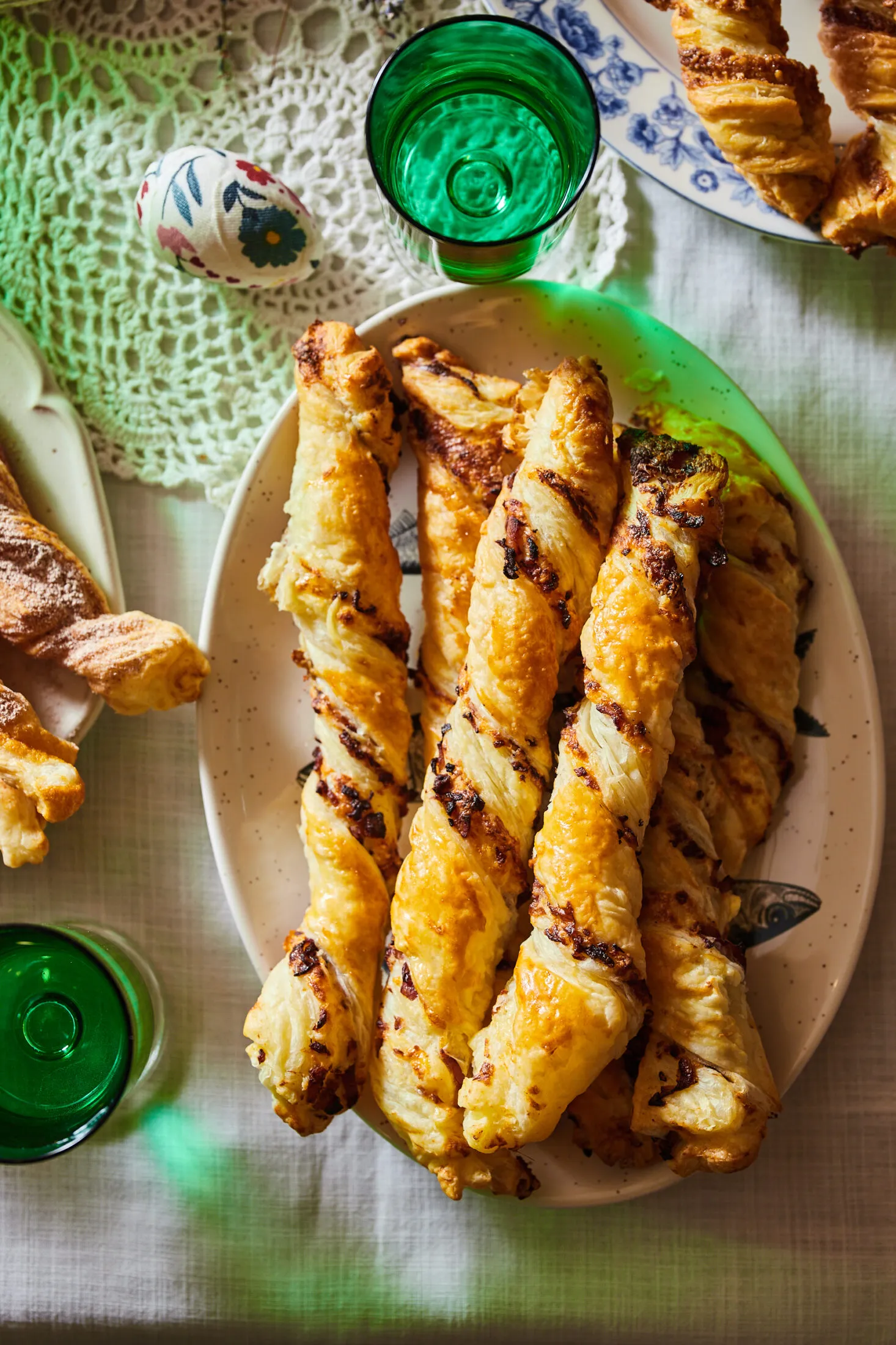 kremsajtos-baconos-lila-hagymas-csavart