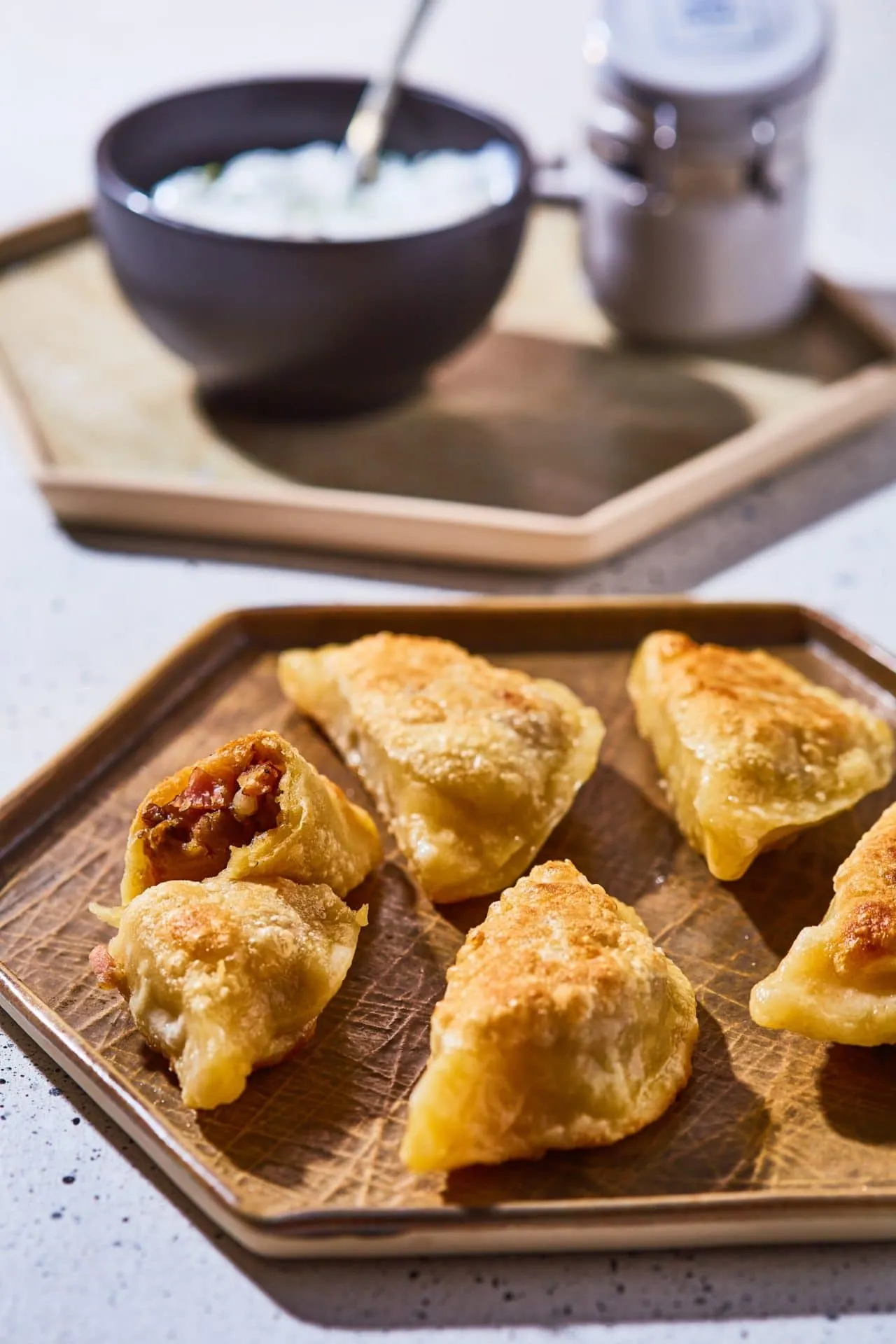 Lencsével és füstölt hússal töltött pierogi