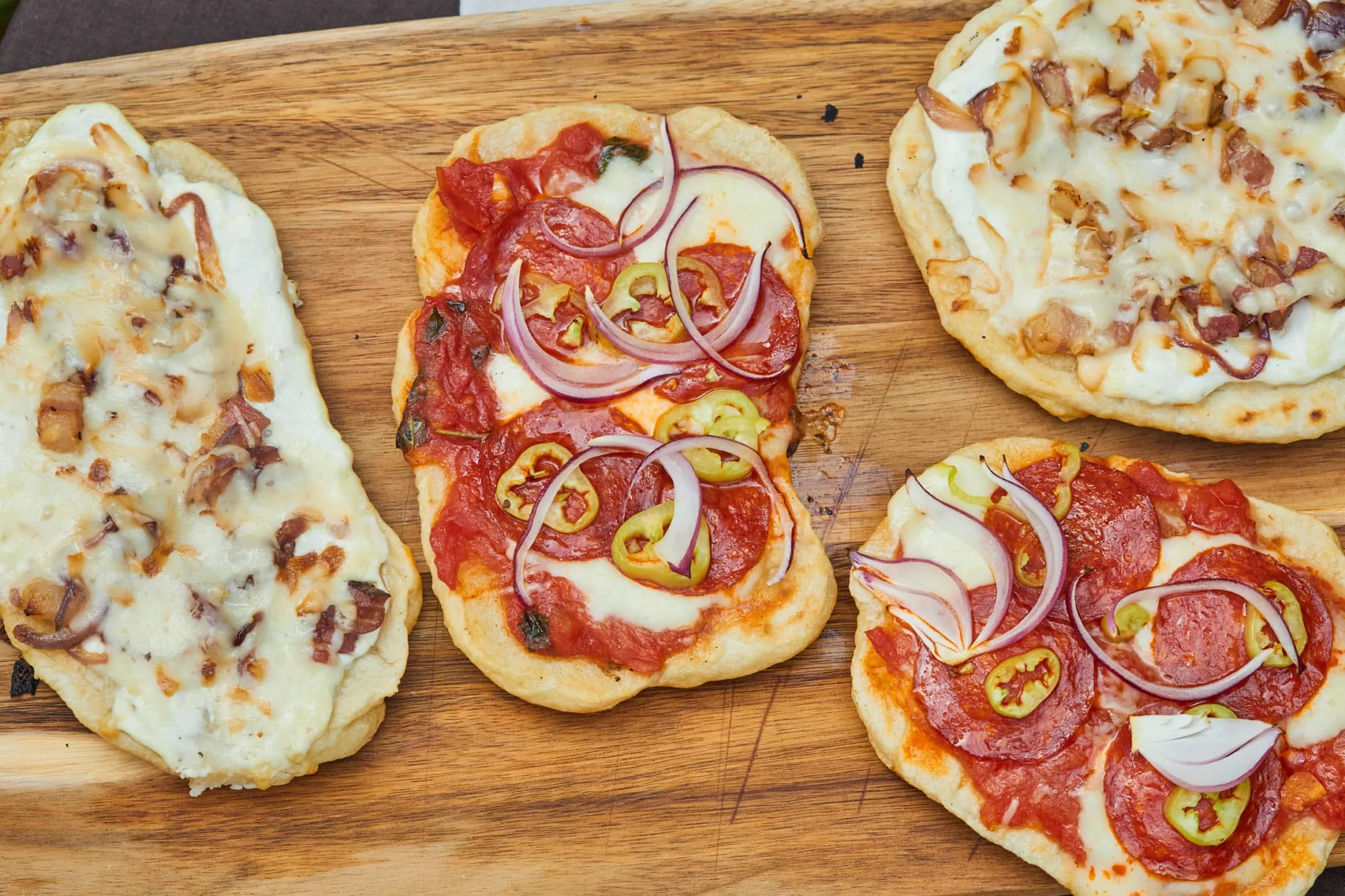 Magyaros grillezett pizzetta