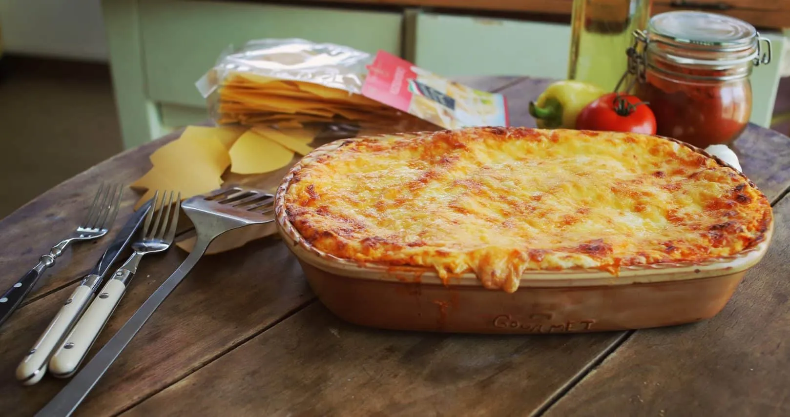 Magyaros lasagne csirkepaprikás töltelékkel