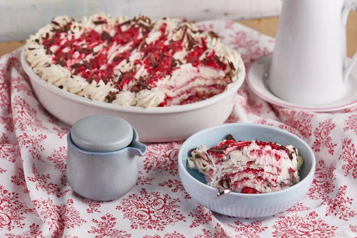 Sztracsatellás-málnás palacsinta-lasagne