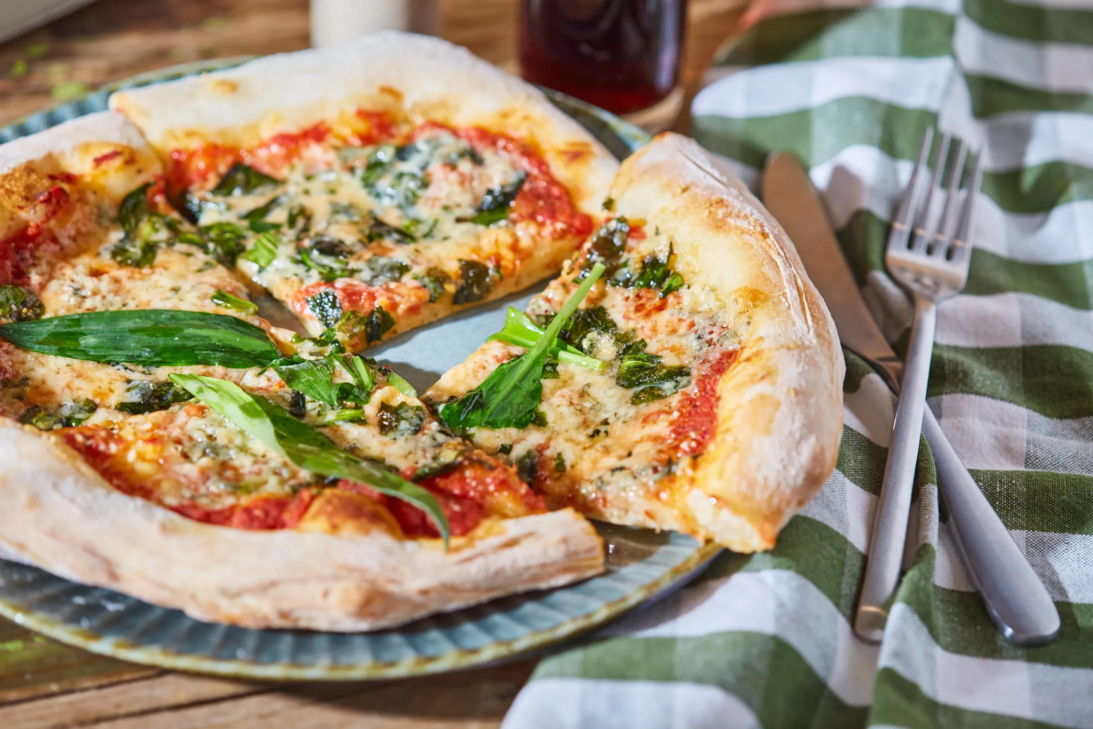 medvehagymás pizza