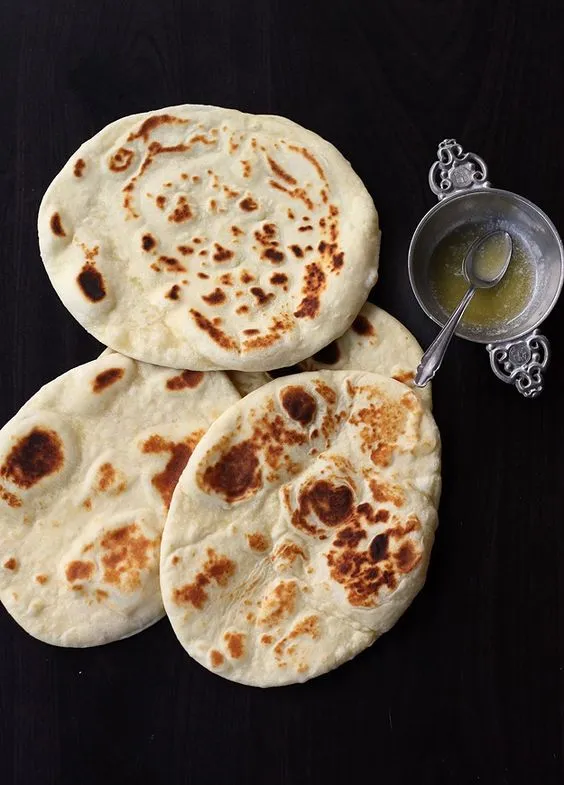 Naan indiai lepénykenyér