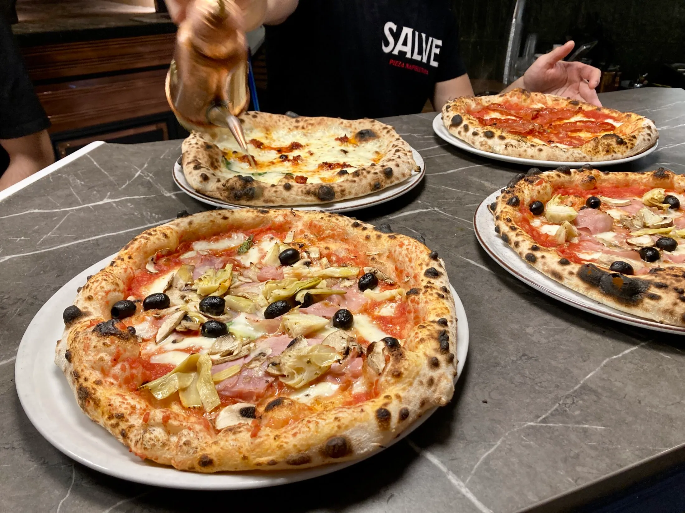 napolyi-pizzeriak-ejszakaja-2023