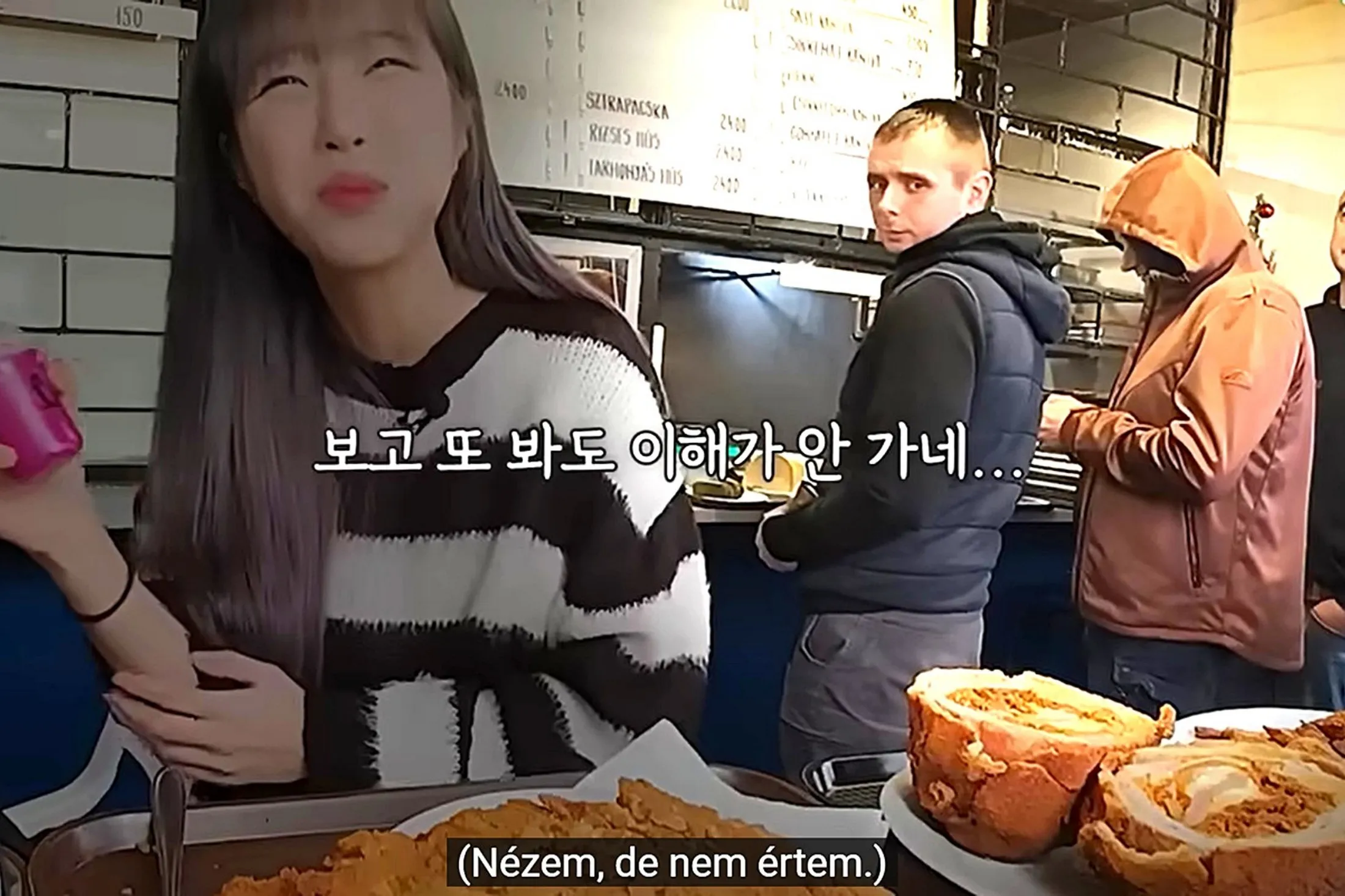 Pléh csárda muckbang Tzuyang rántott húst eszik