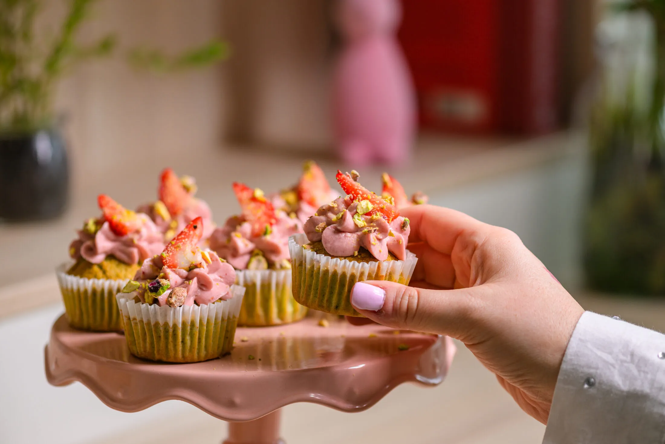 Pisztáciás-epres cupcake recept képpel