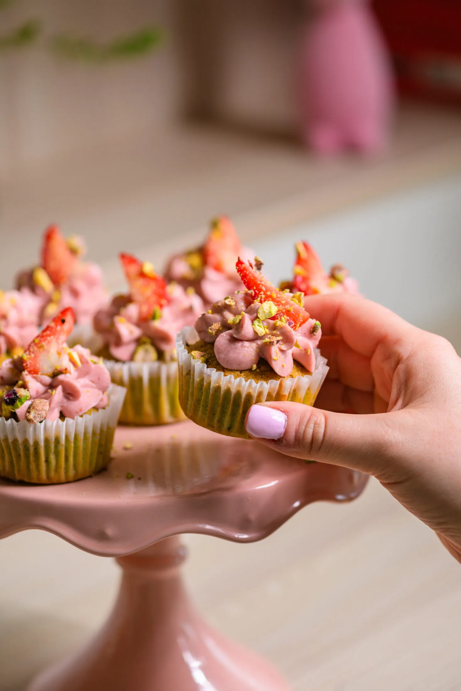 pisztacias-epres-cupcake-2-scaled