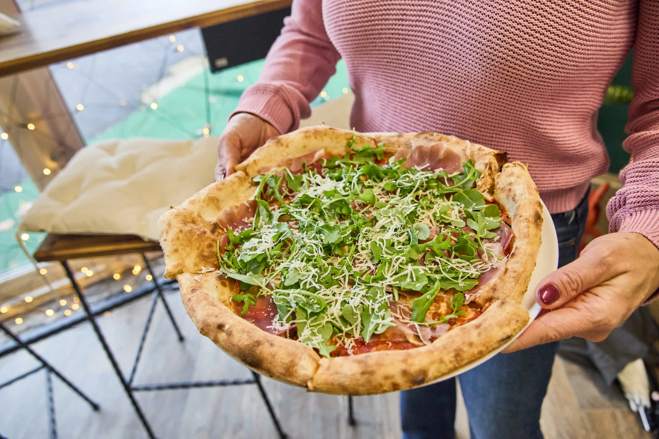 A Pizza Capo nevű pizza sok sonkával