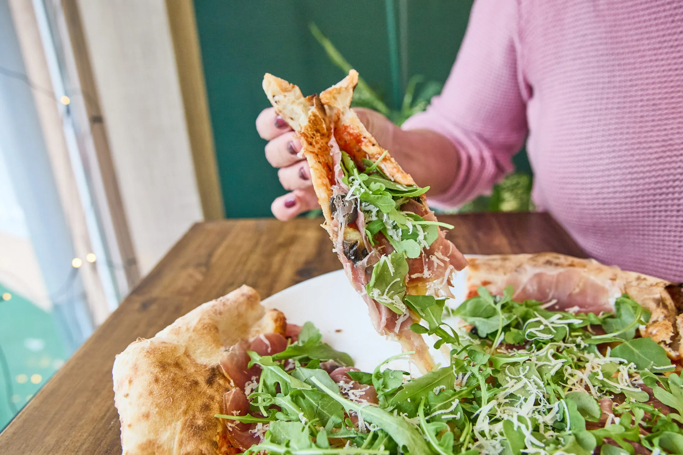 Pizzaszelet a Pizza Capo pizzériában