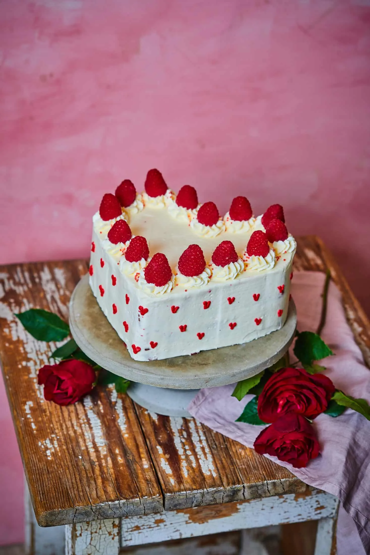 sziv-alaku-red-velvet-torta