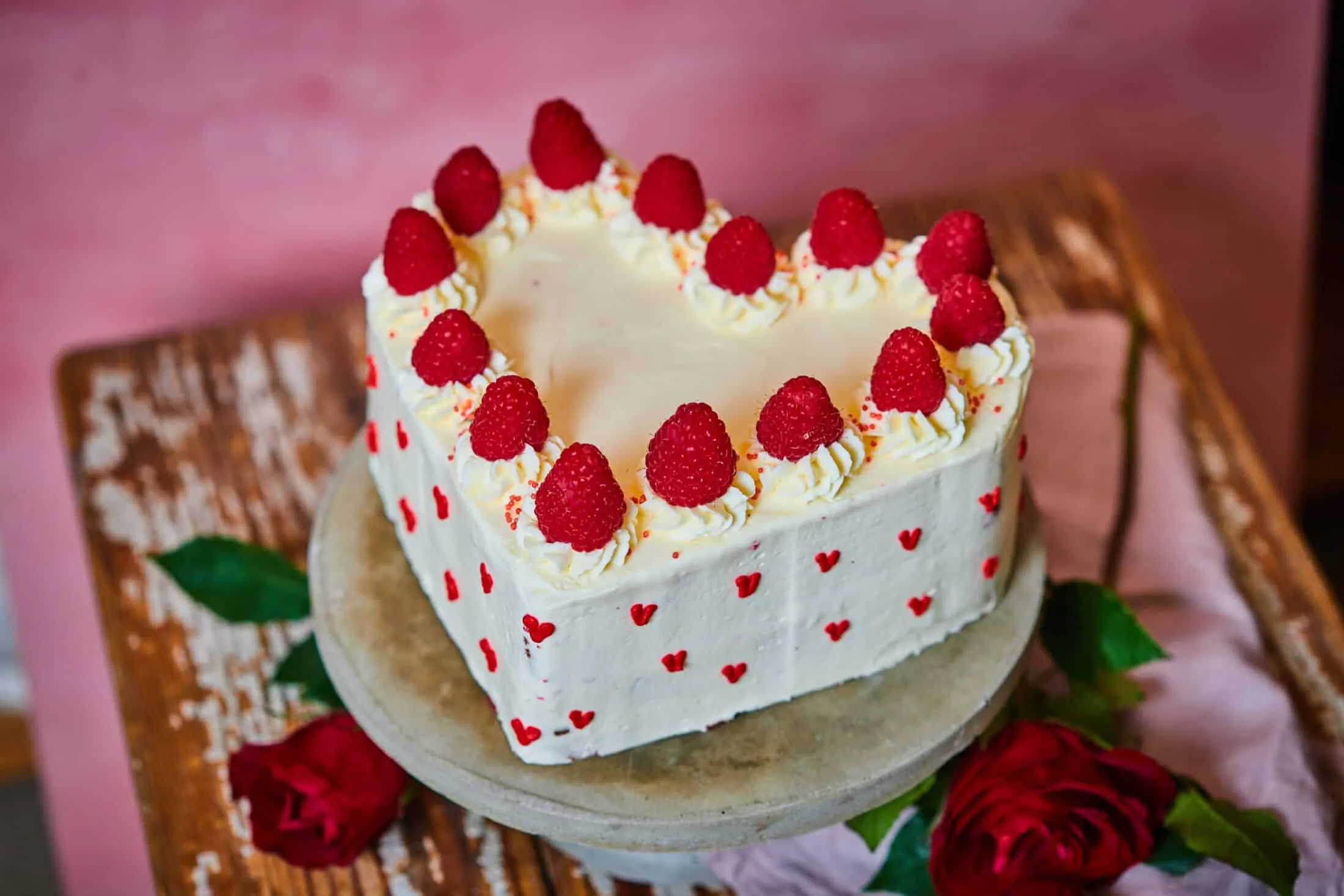 sziv-alaku-red-velvet-torta