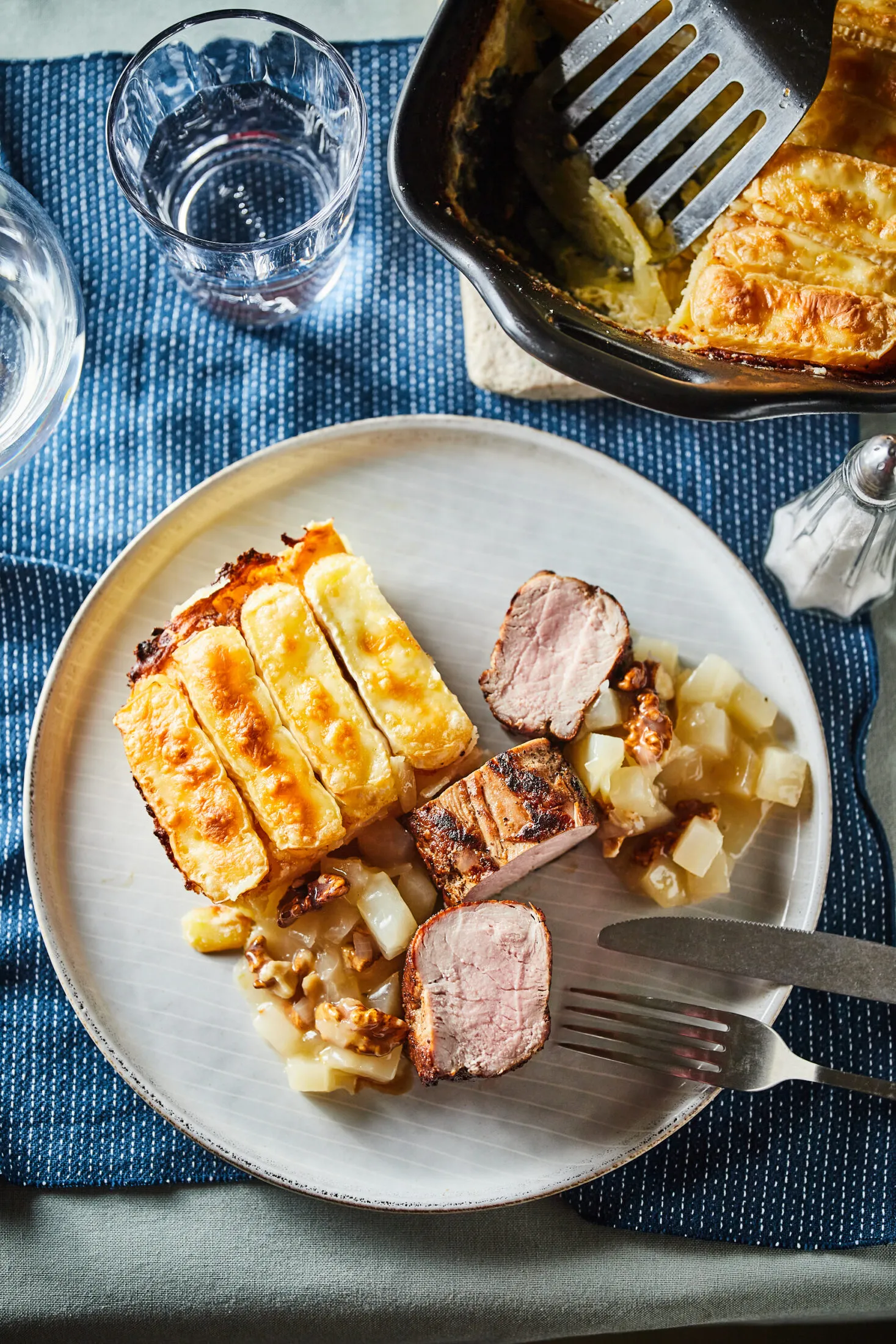 sertesszuz-camembert-es-gratin-burgonyaval-es-kortes-dios-raguval-5