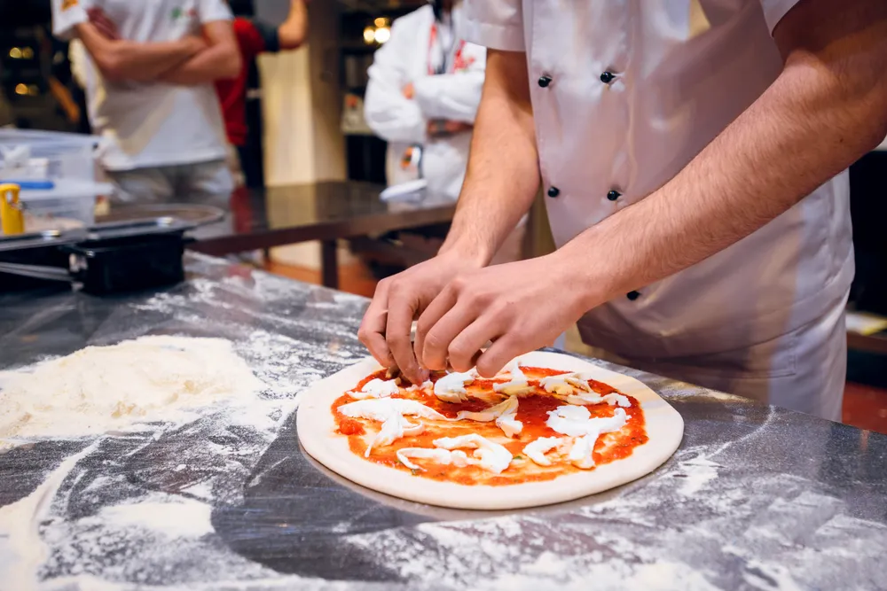 napolyi-pizzeriak-ejszakaja2