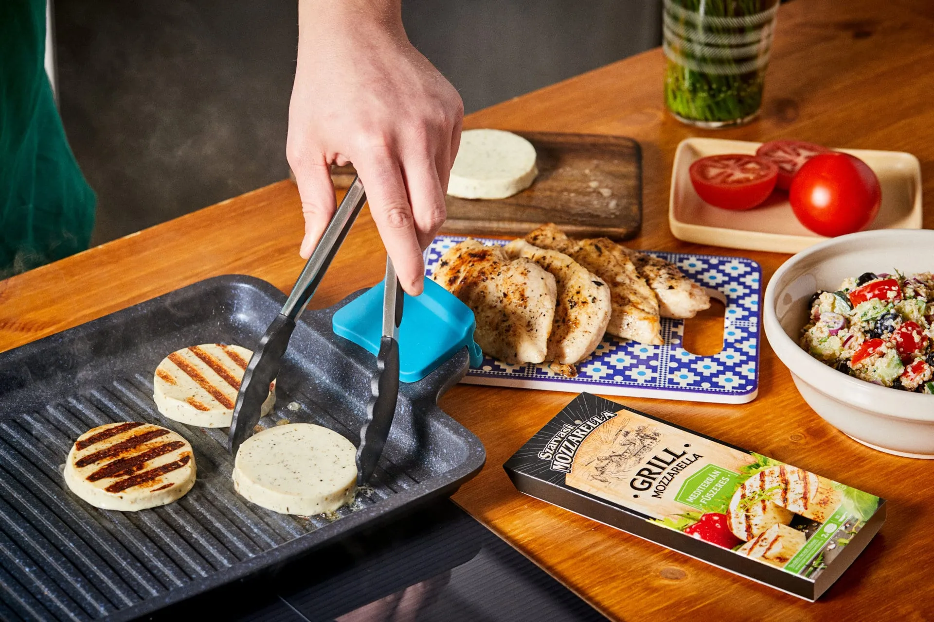 Grillezett csirkesaláta mozzarellával