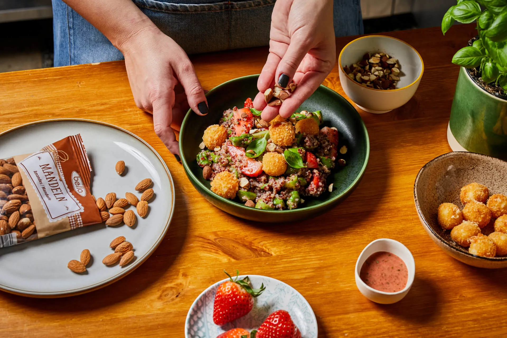 Epres-spárgás superfood saláta