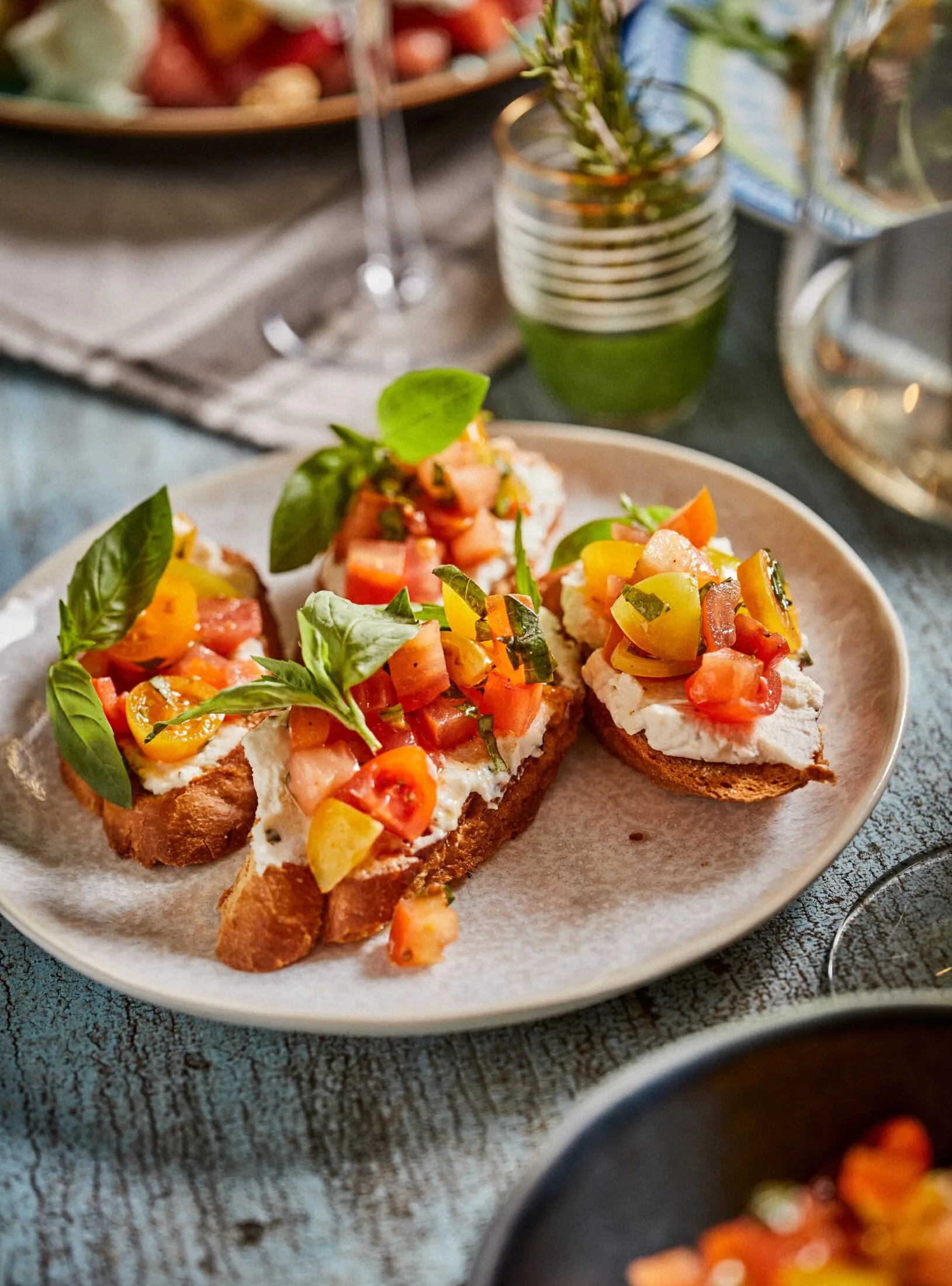 ricottakremes_koktelparadicsomos_bruschetta