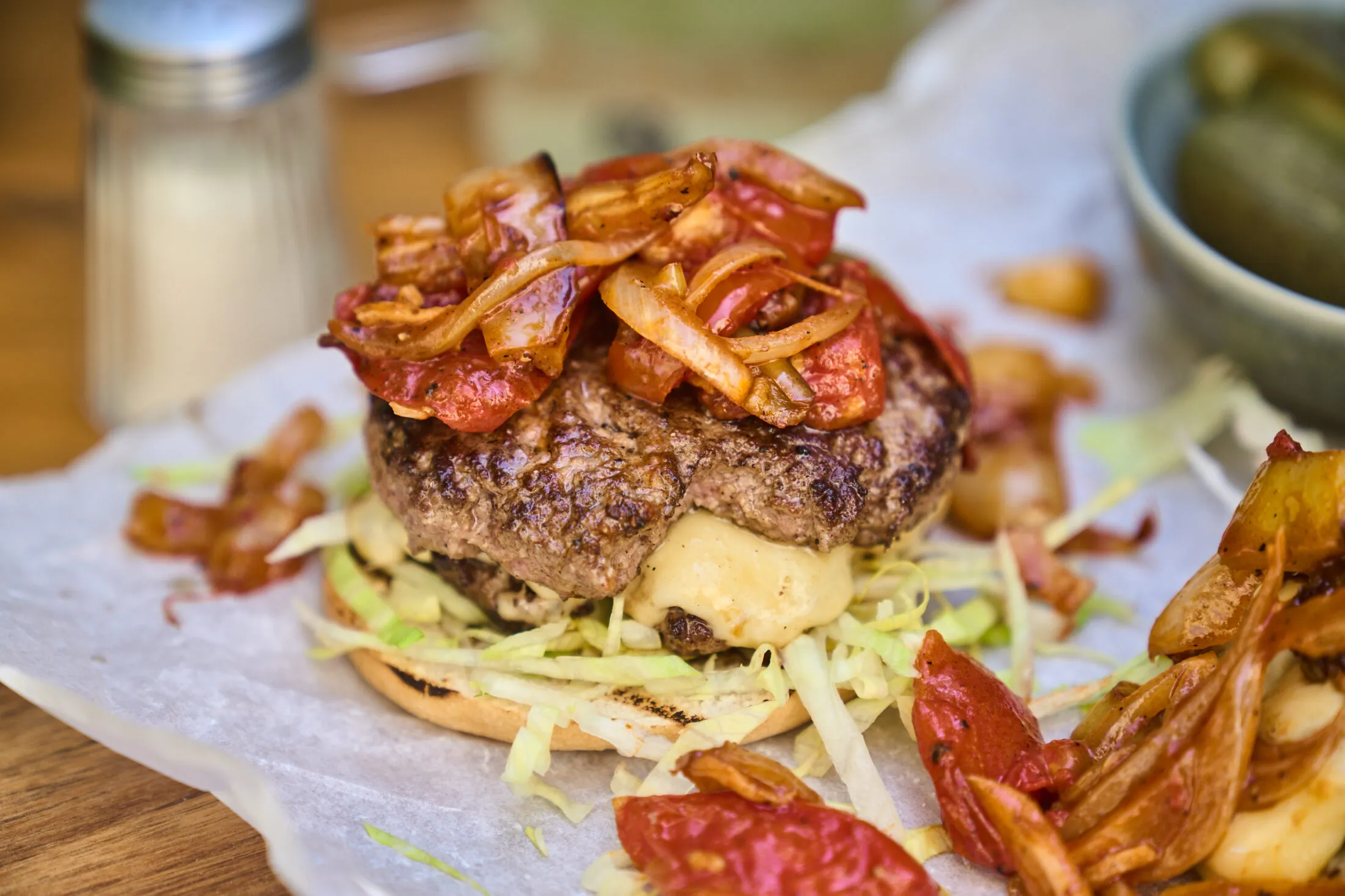 smashed-burger-grillezett-lecsoval-1