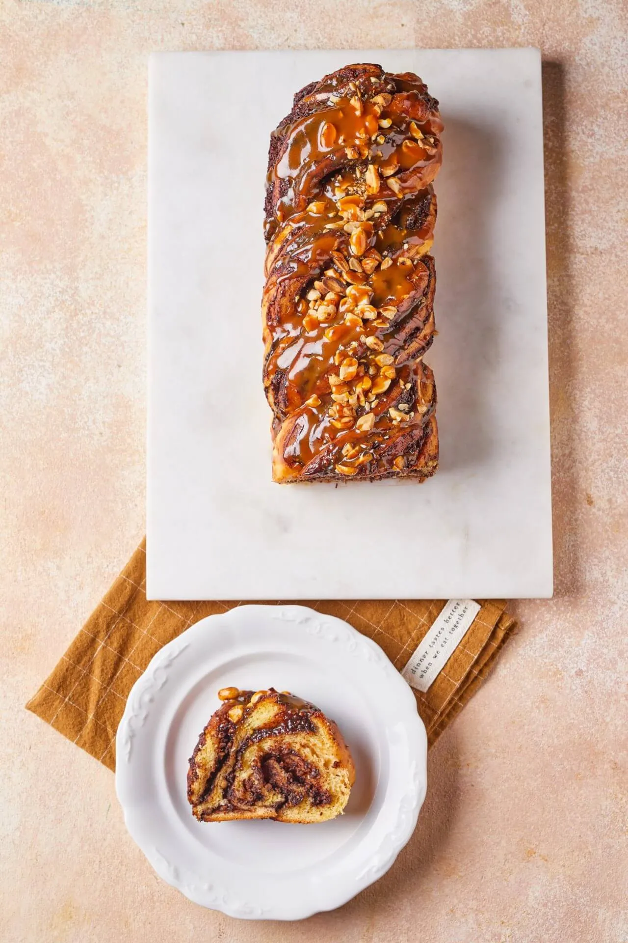 Mogyorós-karamellás-csokis babka