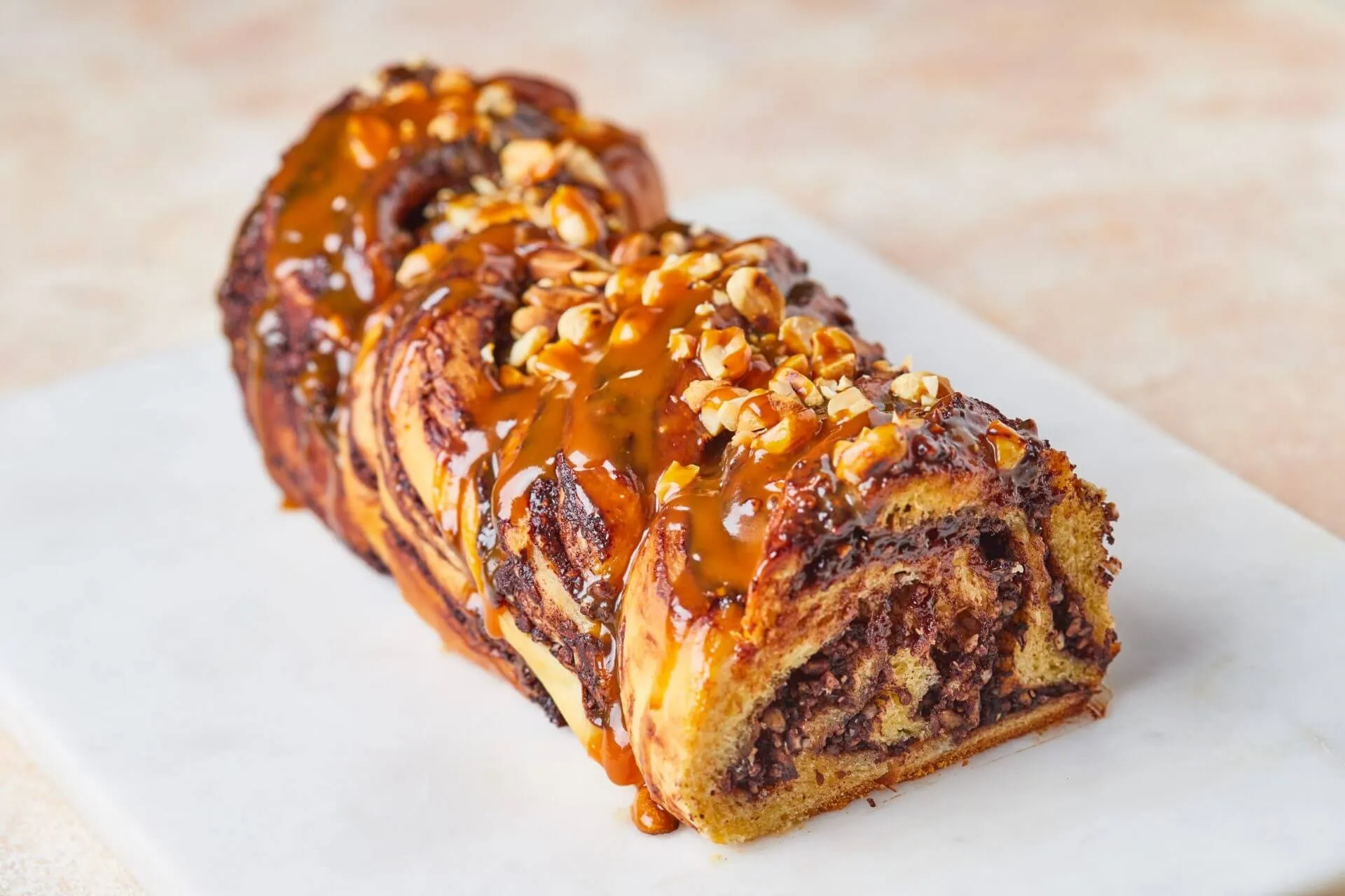 Mogyorós-karamellás-csokis babka