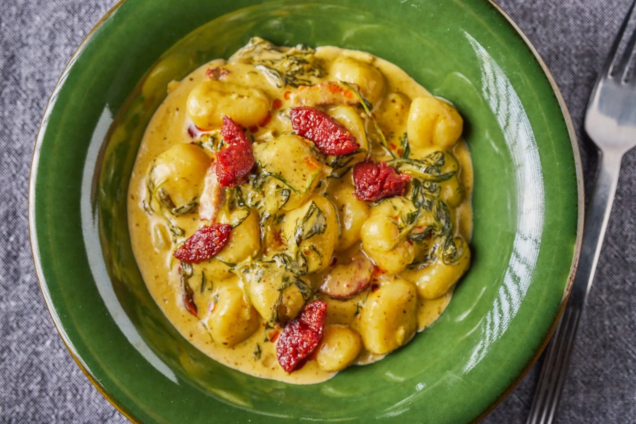 tejszines-pesztos-kolbaszos-gnocchi (2)
