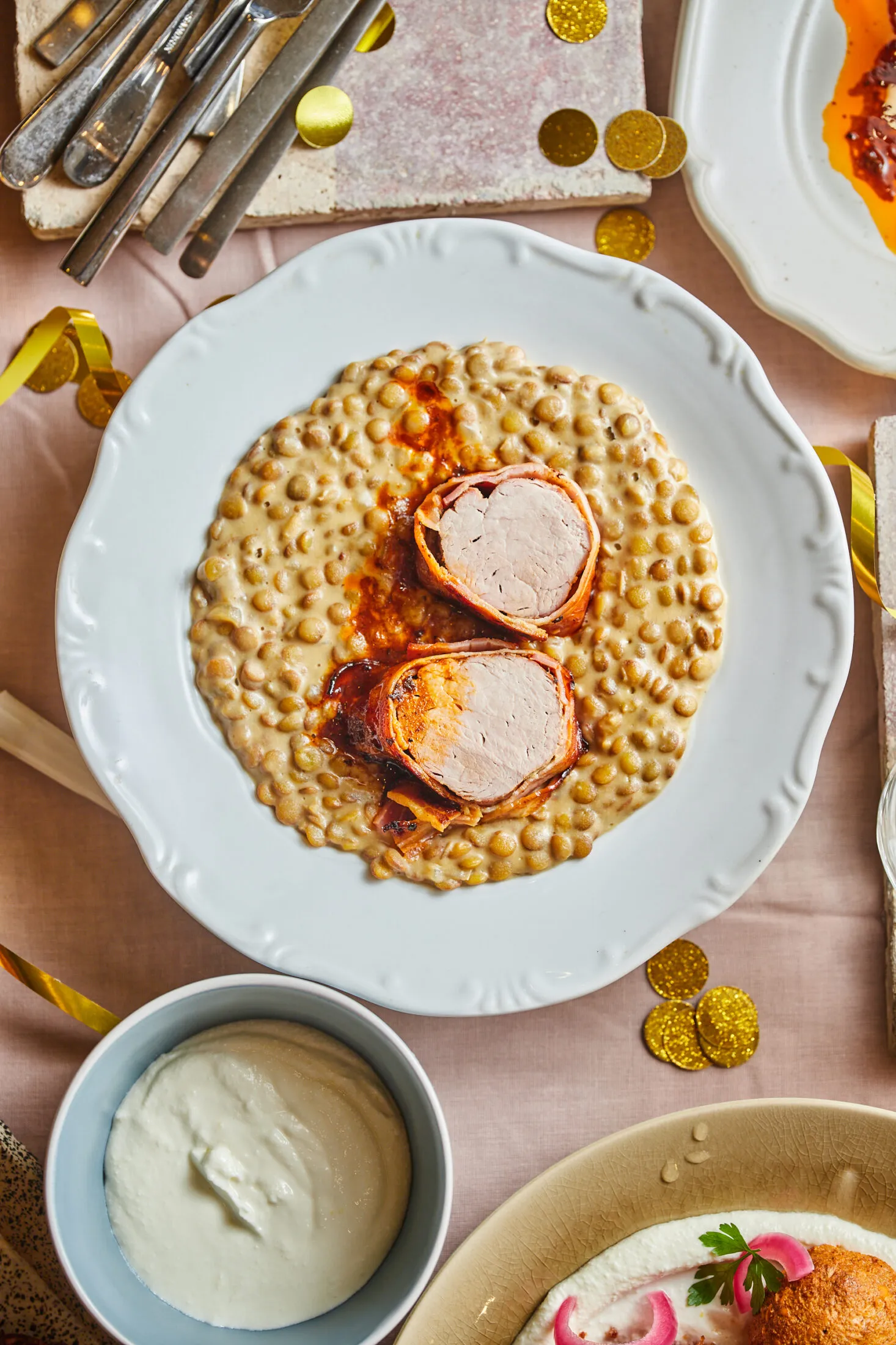 ujevi-lencsefozelek-baconfonatban-sult-sertesszuzzel (2)