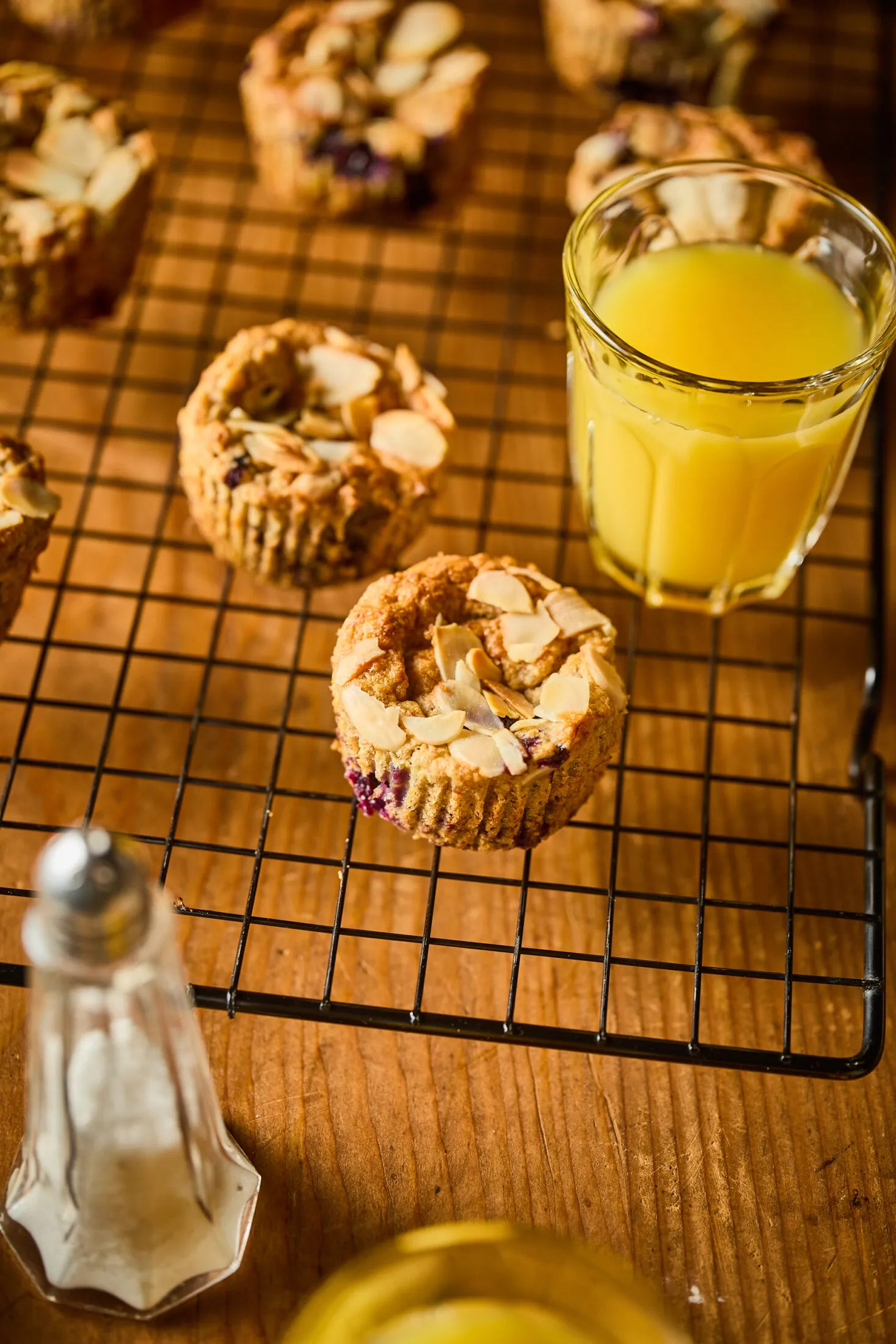 Vegán muffin áfonyás zabkásával