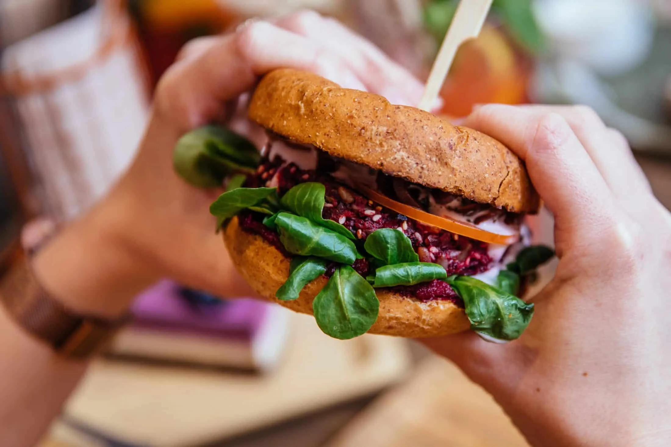 vegan-burger-tokmag-vegan-bistro